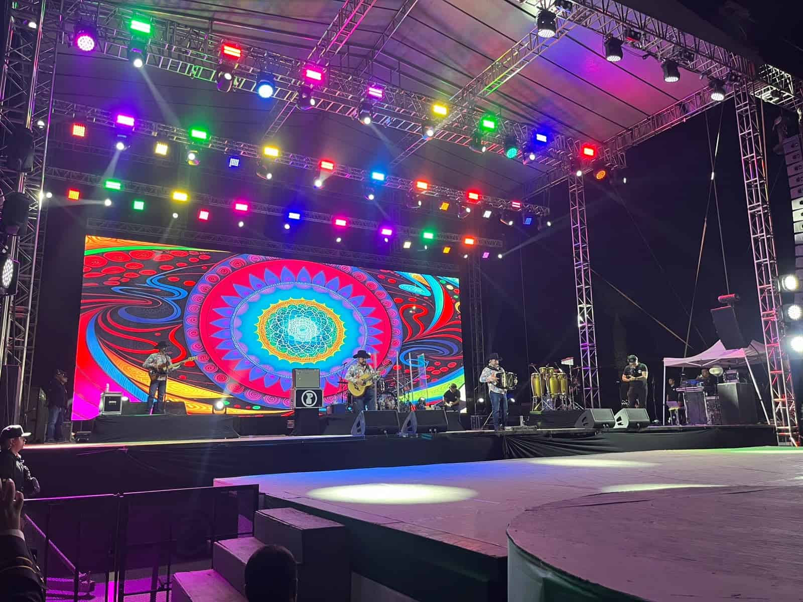 Gritan acu&ntilde;enses, en su 216 aniversario 