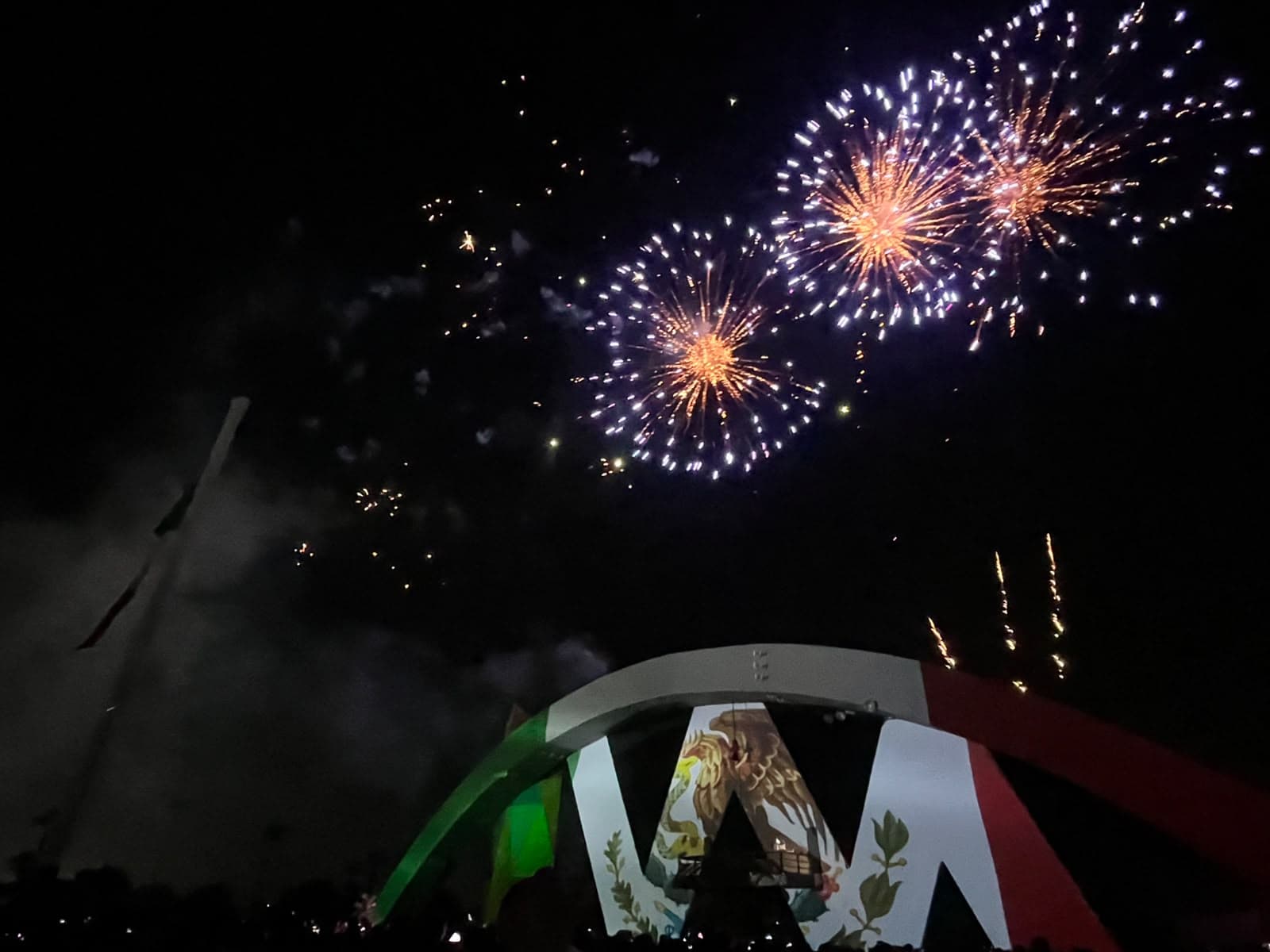 Gritan acu&ntilde;enses, en su 216 aniversario 