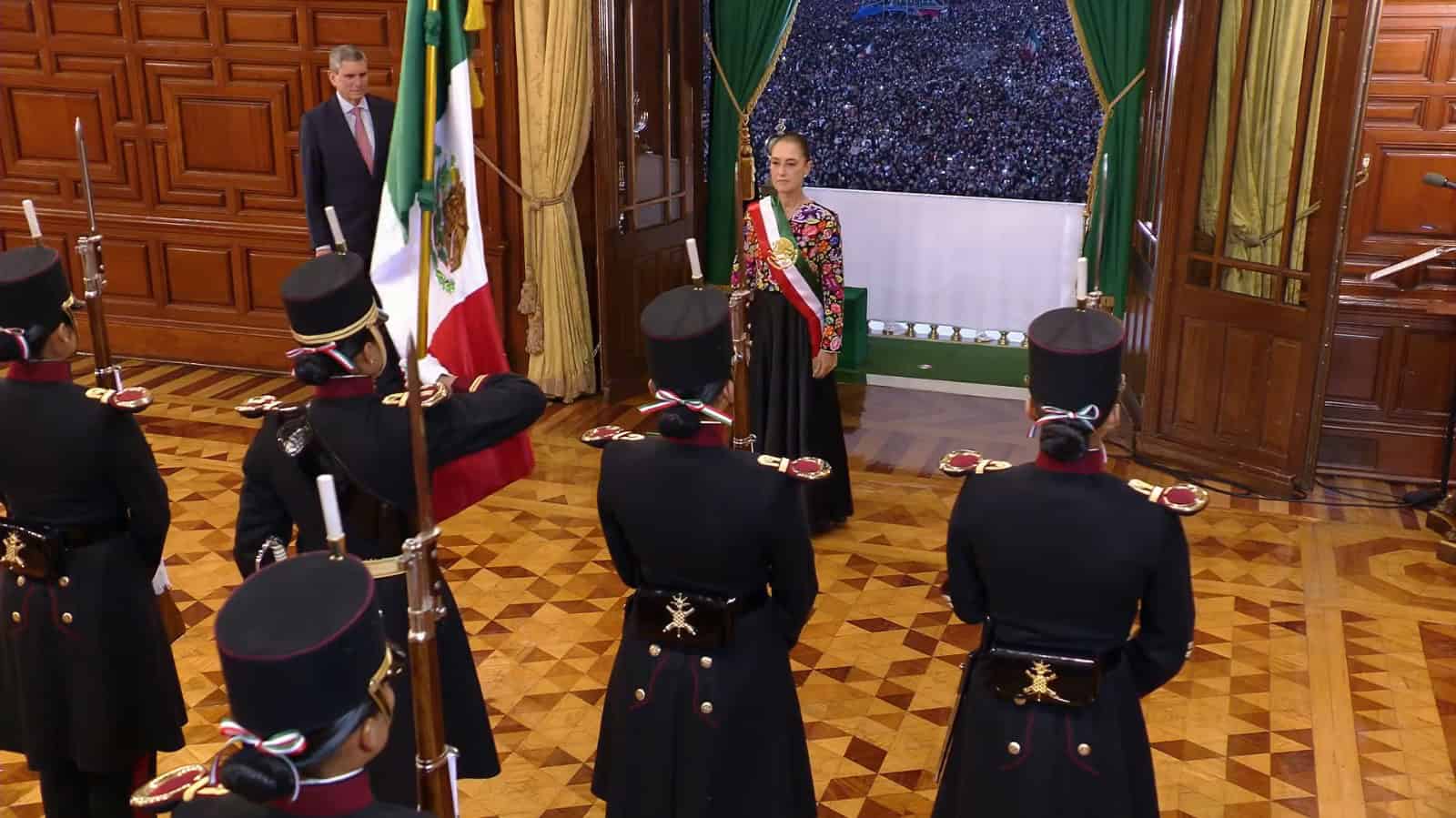 Claudia Sheinbaum lidera el Grito de Independencia en el Z&oacute;calo