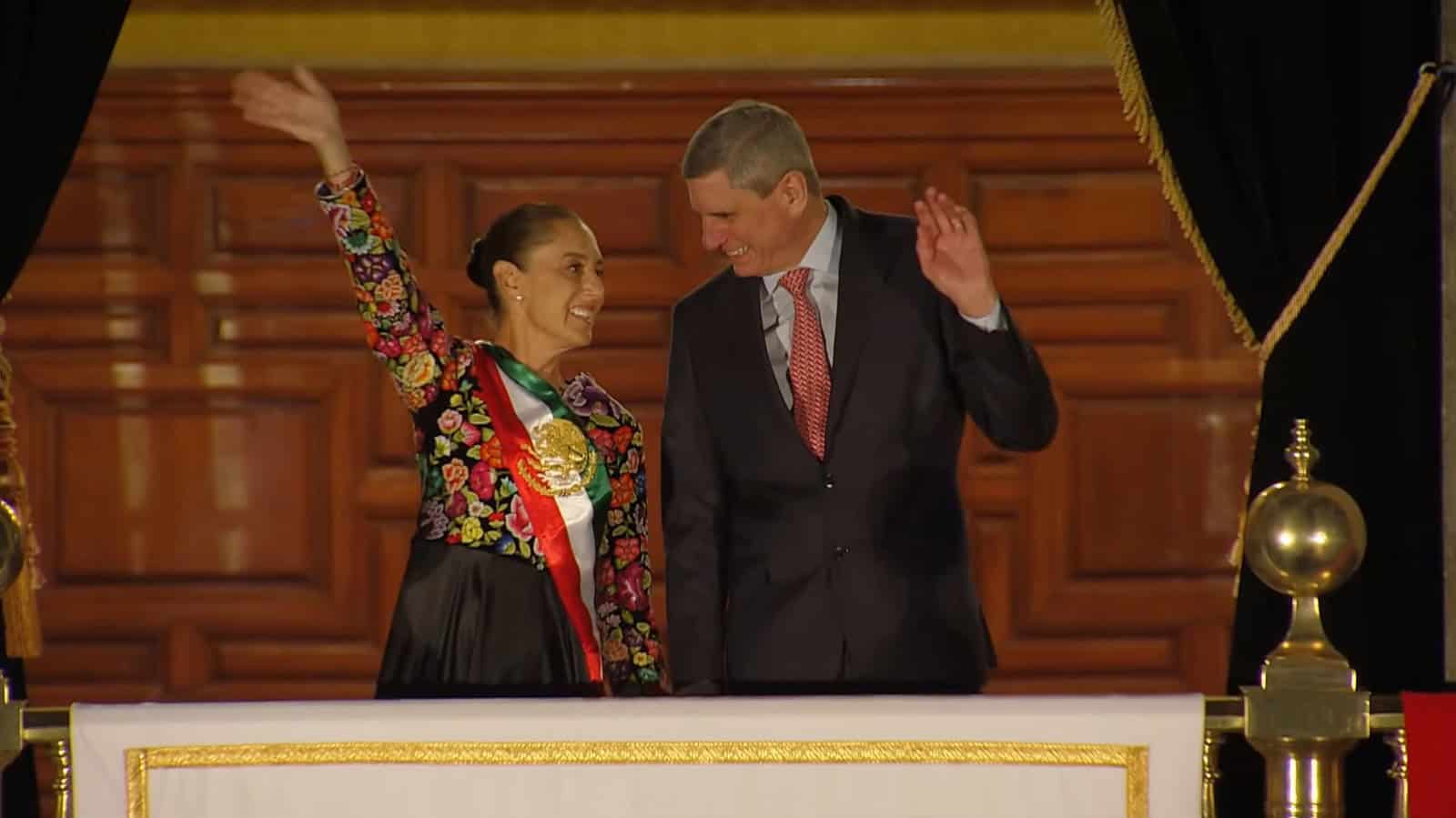 Claudia Sheinbaum lidera el Grito de Independencia en el Z&oacute;calo