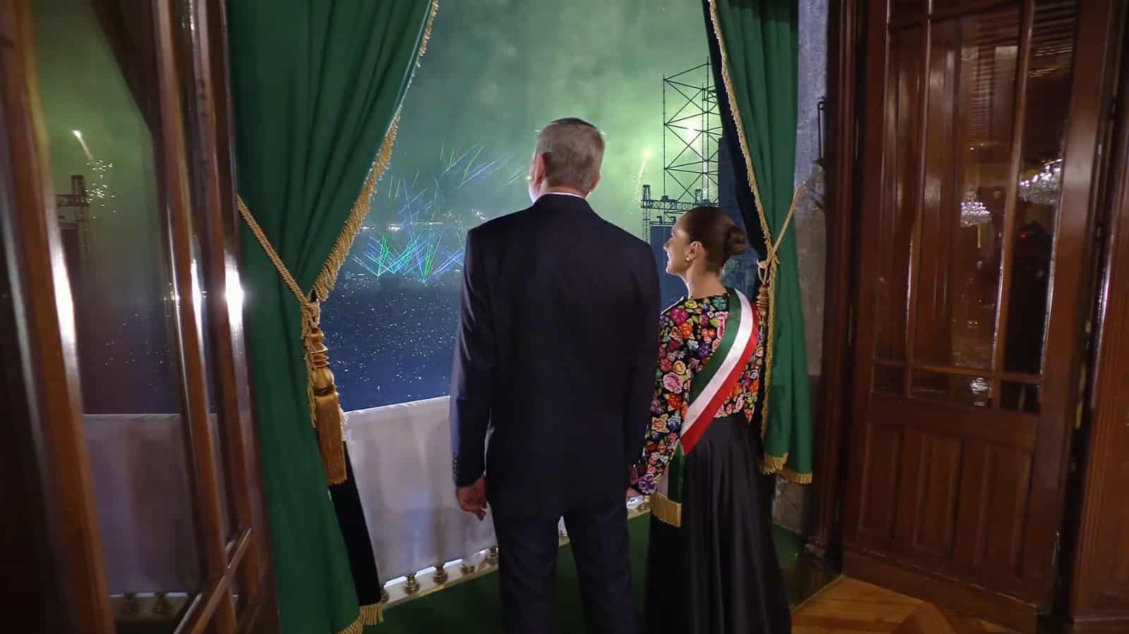 Claudia Sheinbaum lidera el Grito de Independencia en el Z&oacute;calo