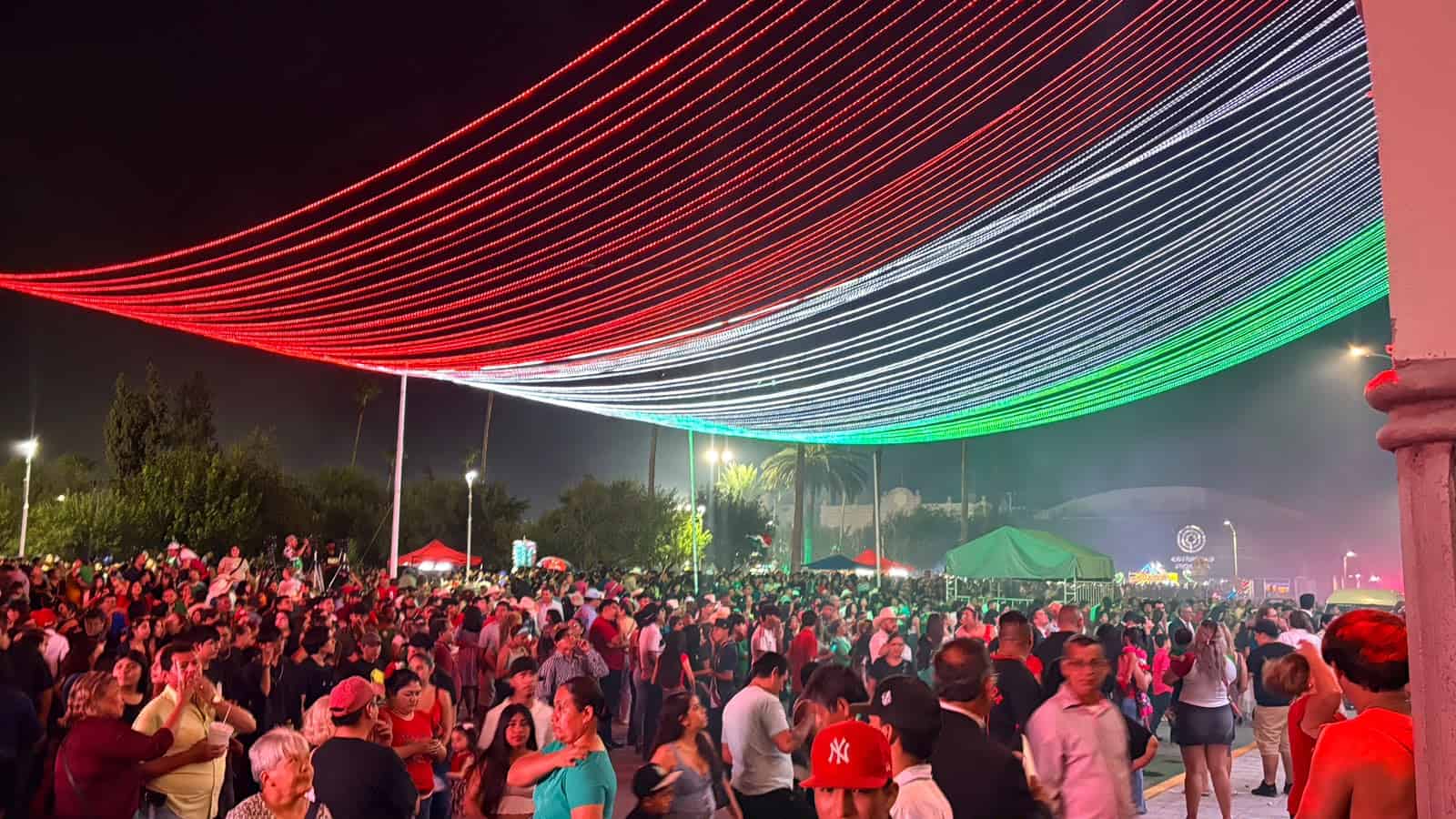 Gran asistencia al Grito de Independencia en Frontera: 6 mil personas celebran