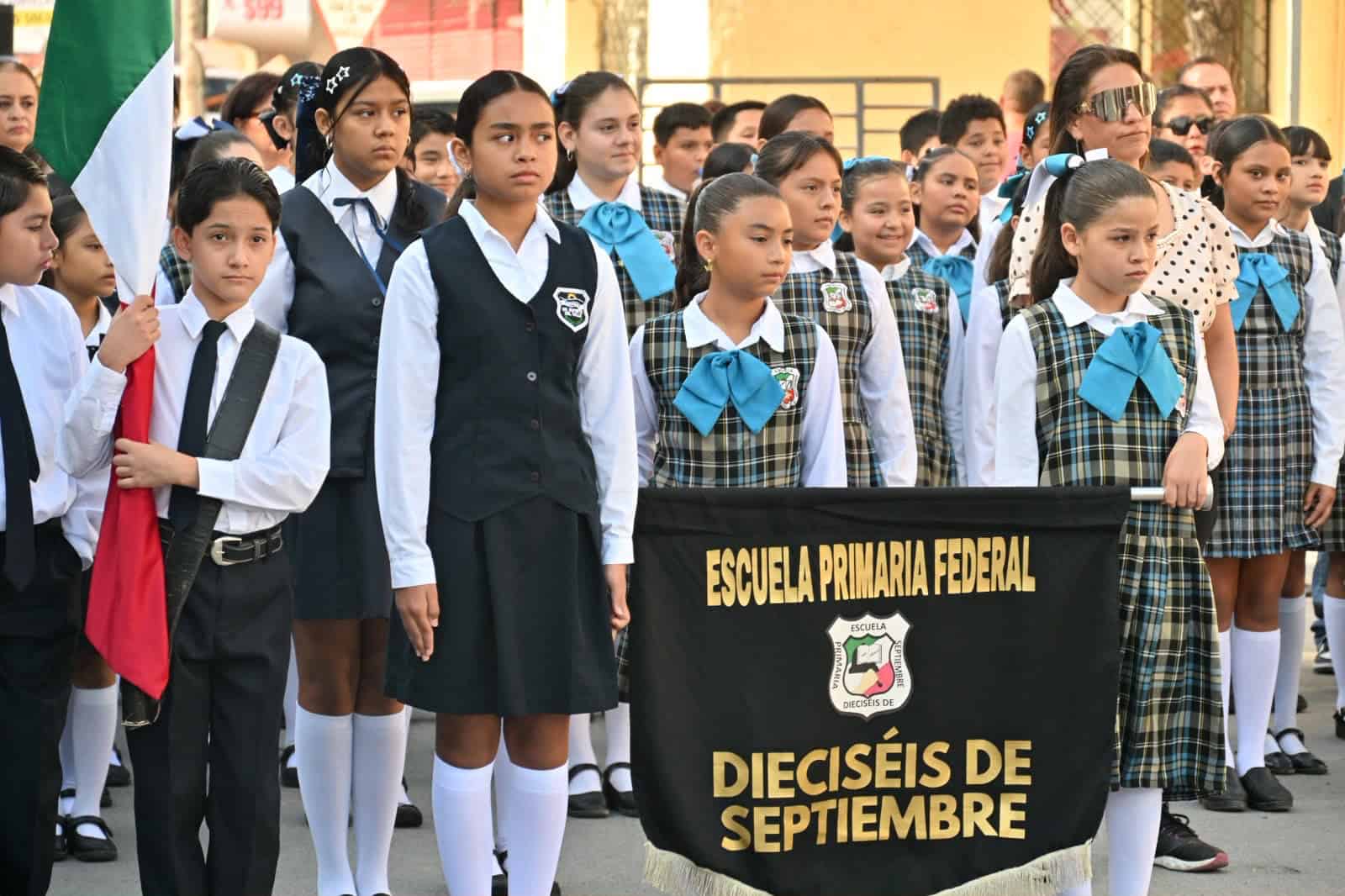 San Buenaventura celebra el 216 aniversario de la Independencia con desfile cívico-militar San Buenaventura celebra el 216 aniversario de la Independencia con desfile cívico-militar