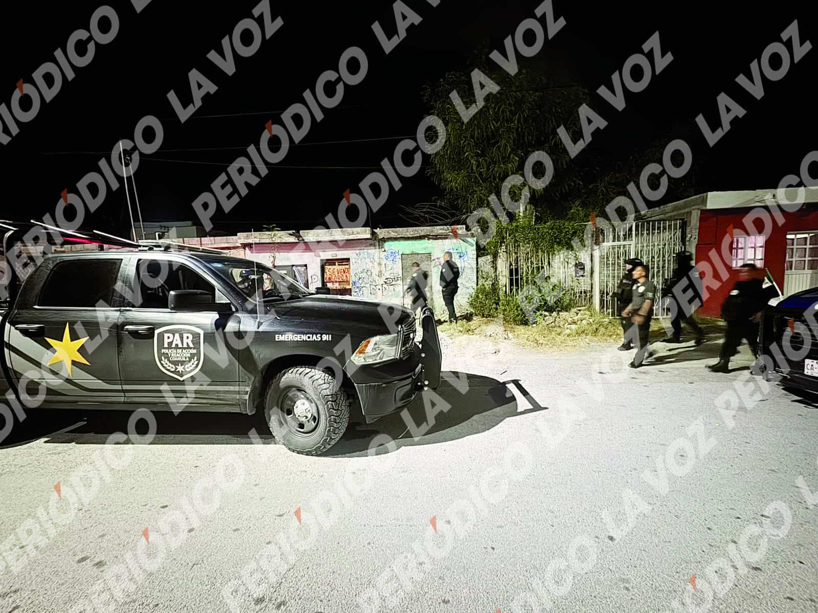 J&oacute;venes huyen tras ser descubiertos en propiedad en Frontera