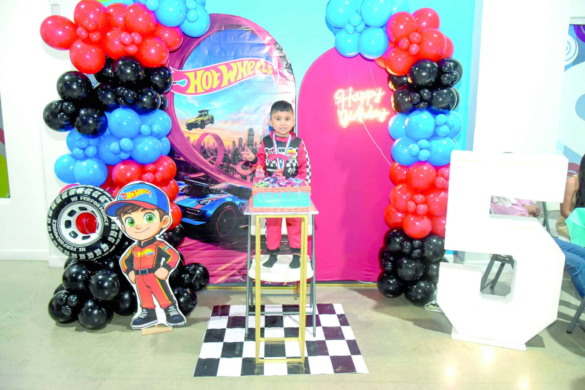 Familia y amigos festejan los cinco a&ntilde;os de Sebasti&aacute;n Exiga en Monclova