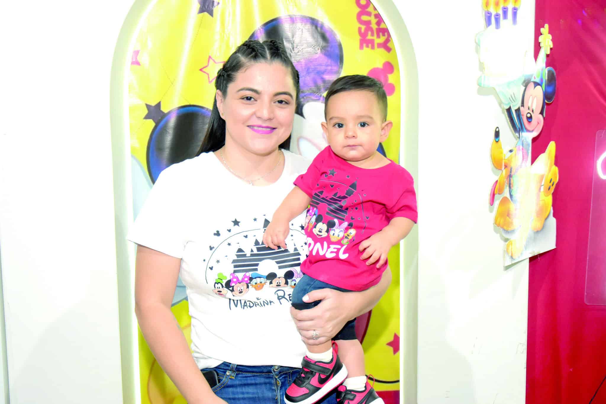 Leonel Mu&ntilde;oz Rodr&iacute;guez celebra su primer a&ntilde;o y bautismo