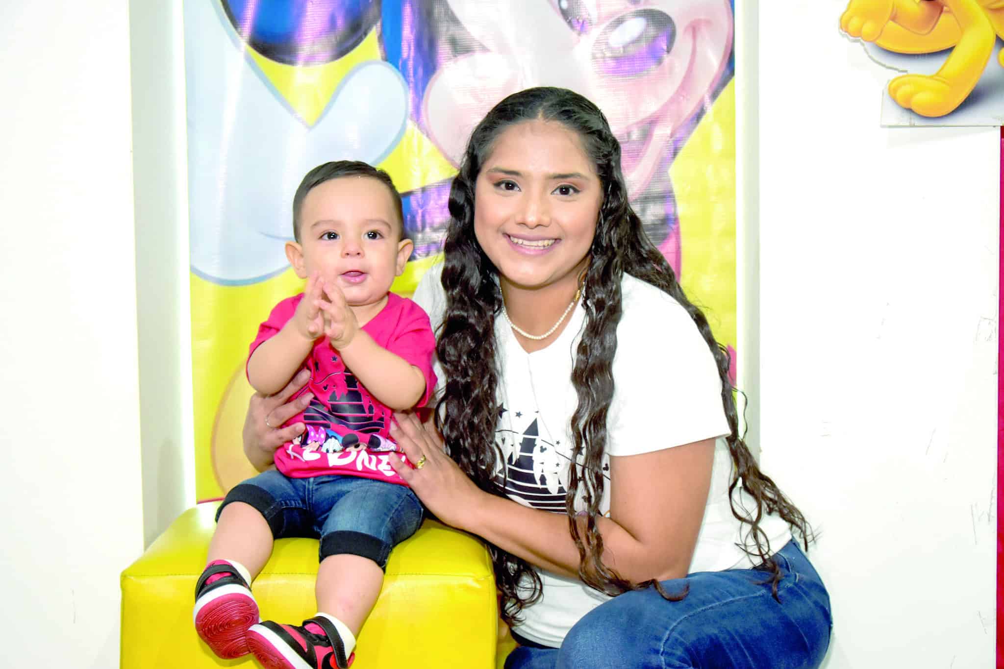 Leonel Mu&ntilde;oz Rodr&iacute;guez celebra su primer a&ntilde;o y bautismo