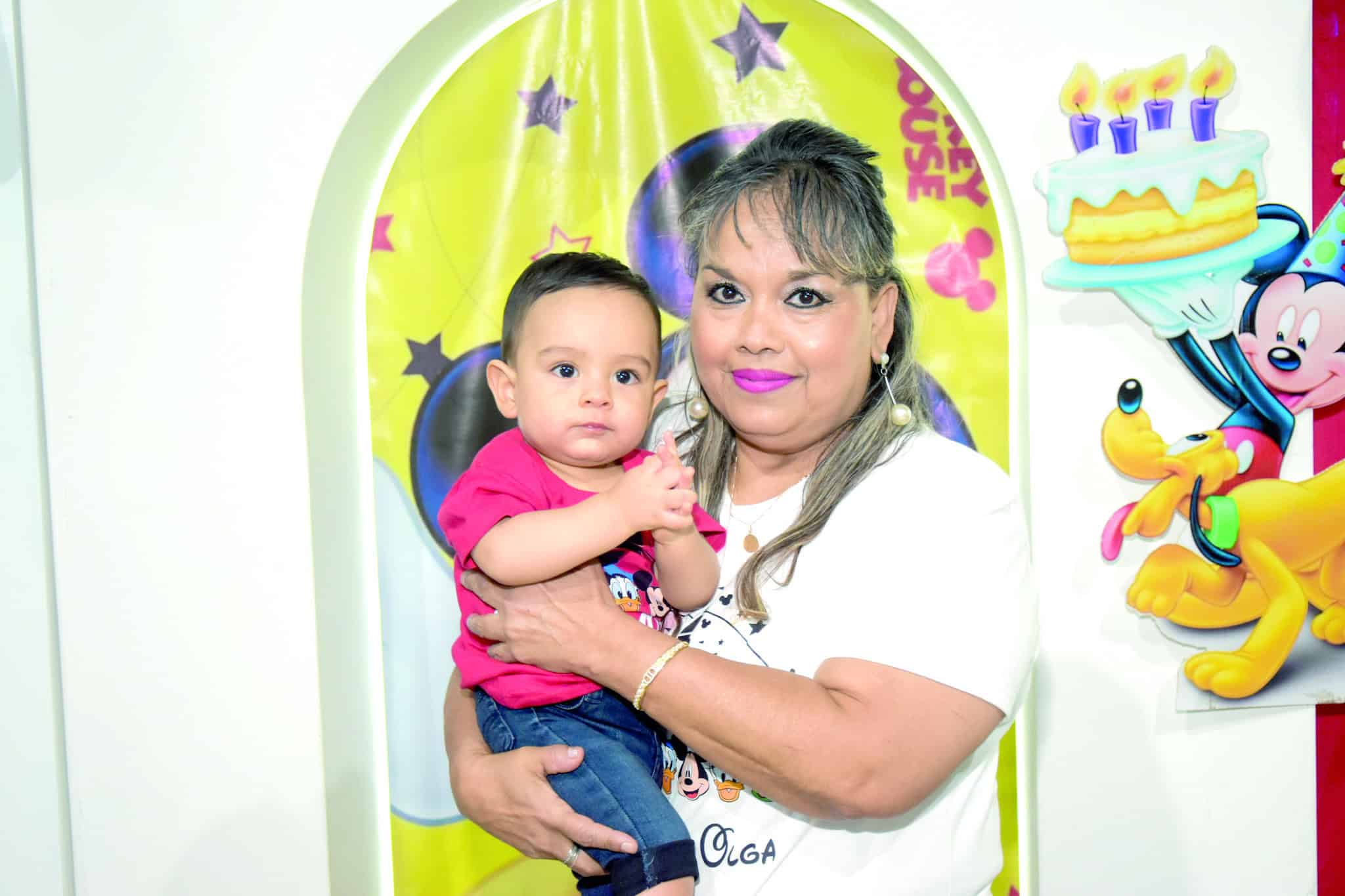 Leonel Mu&ntilde;oz Rodr&iacute;guez celebra su primer a&ntilde;o y bautismo