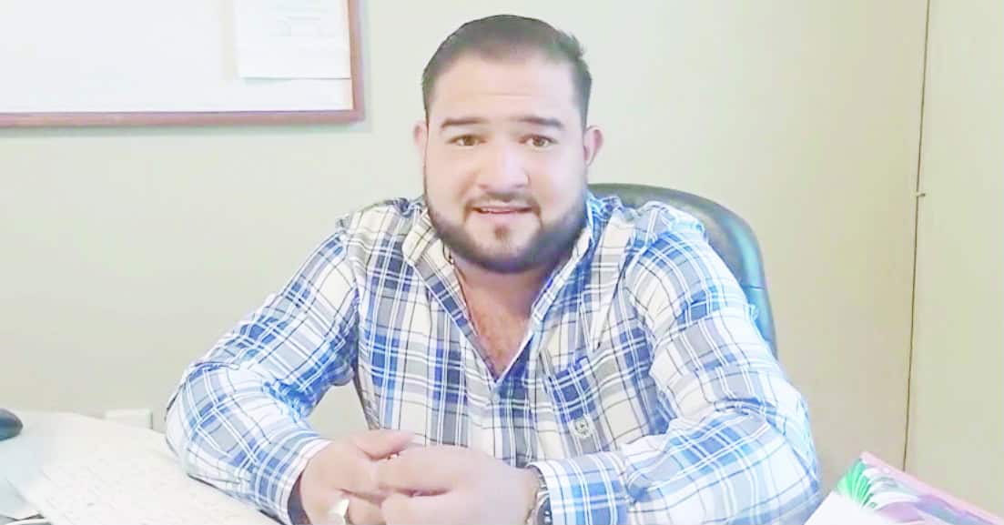 Iv&aacute;n Hern&aacute;ndez presenta amparo en Sabinas por falta de agua potable