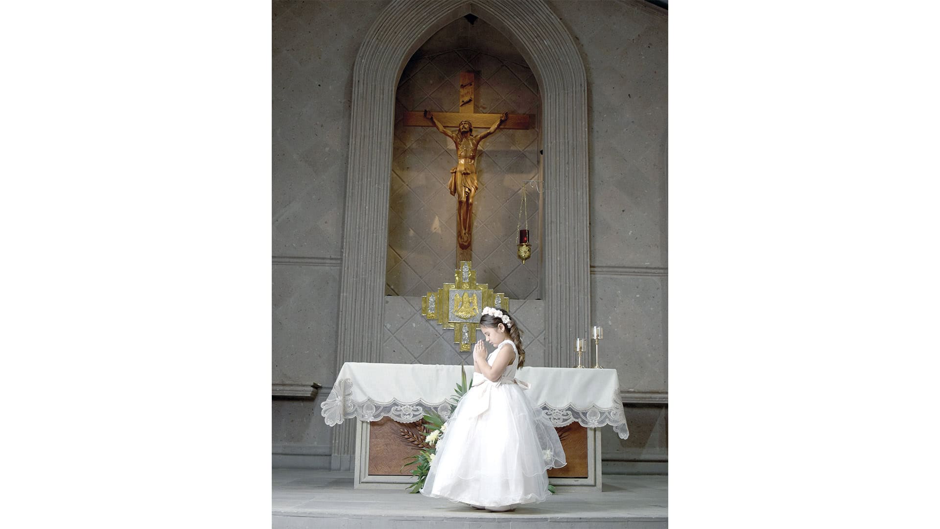 Familia de Melanie Zapata celebra su bautismo en la parroquia San Juan Bautista