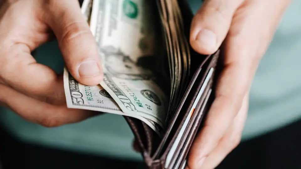 Dólar en Ciudad de México supera 17.40 unidades: impacto en el mercado cambiario