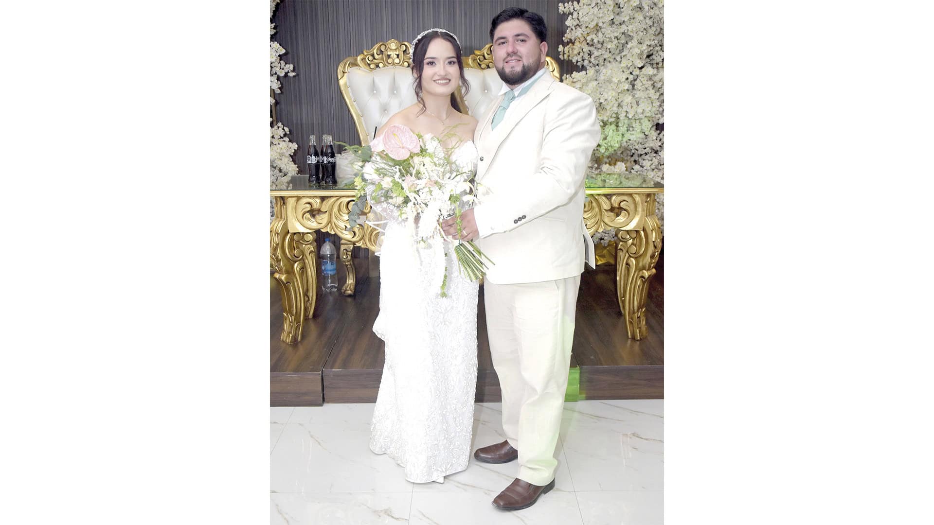 Fabiola Carrazco y Pedro Garc&iacute;a se casan rodeados de familiares