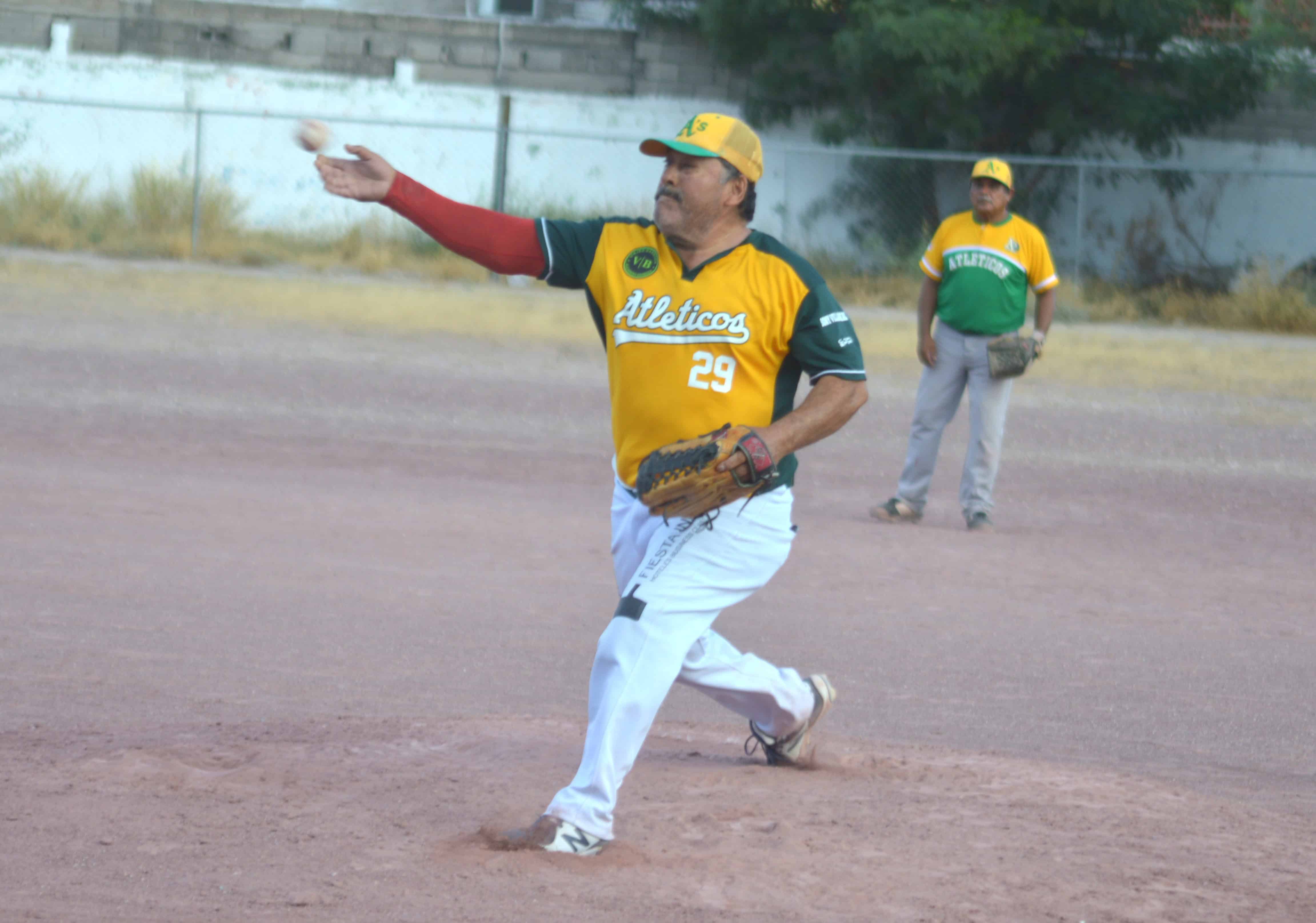 Atl&eacute;ticos inician con victoria: 10-1 sobre Potros en Monclova