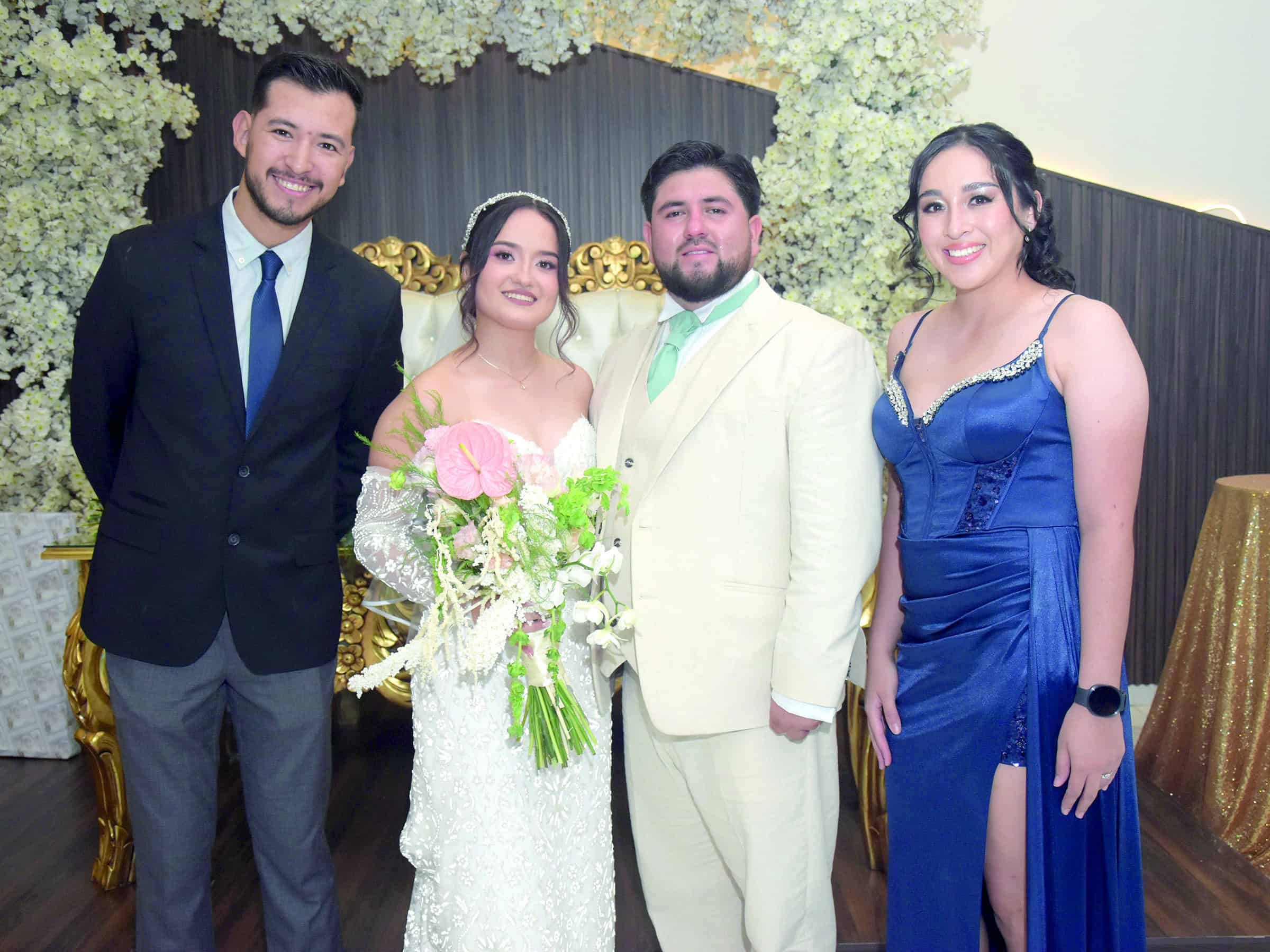 Fabiola Carrazco y Pedro Garc&iacute;a se casan rodeados de familiares