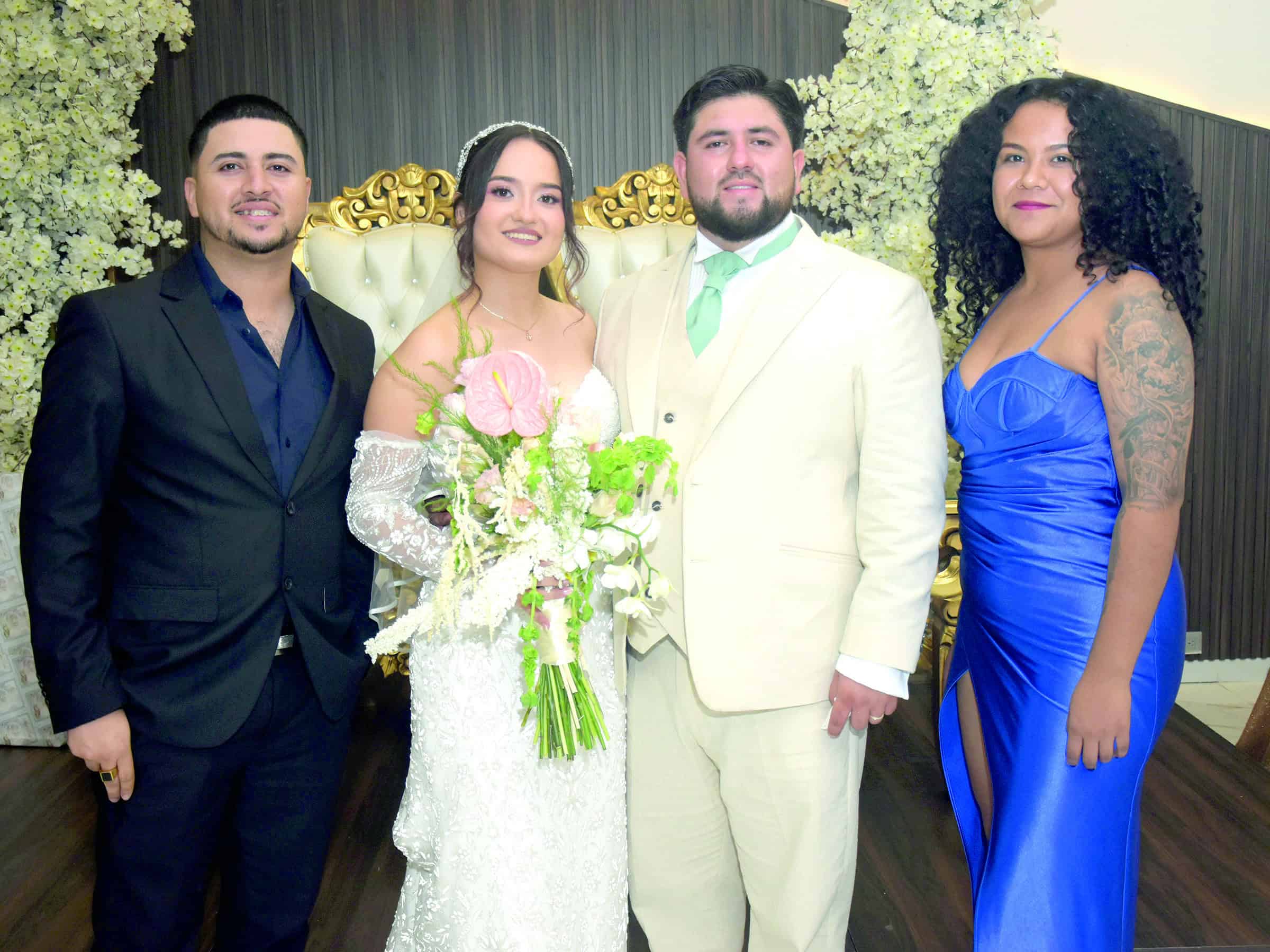 Fabiola Carrazco y Pedro Garc&iacute;a se casan rodeados de familiares