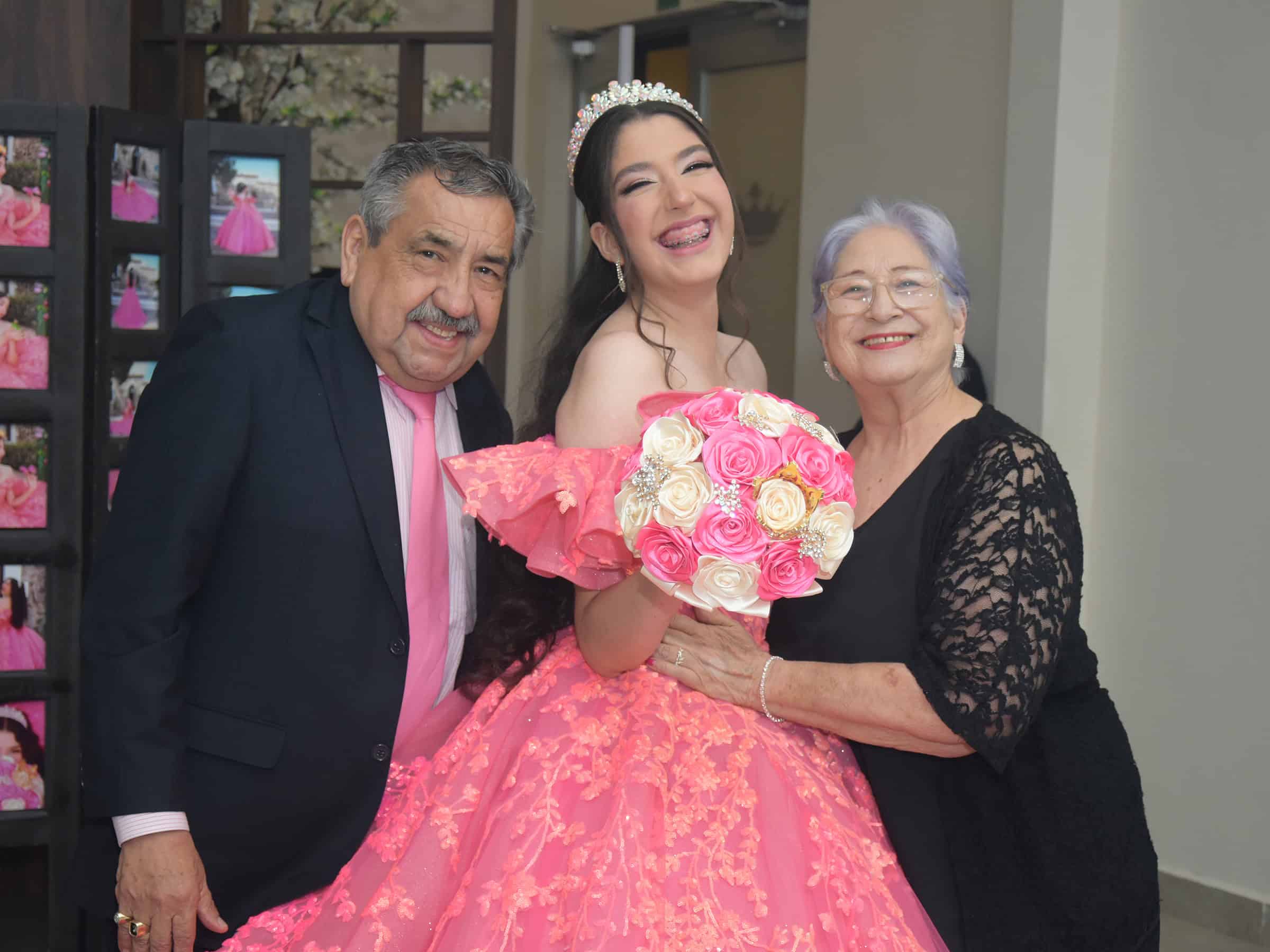 Karol Mariel Flores celebra sus quince a&ntilde;os con emotivo homenaje