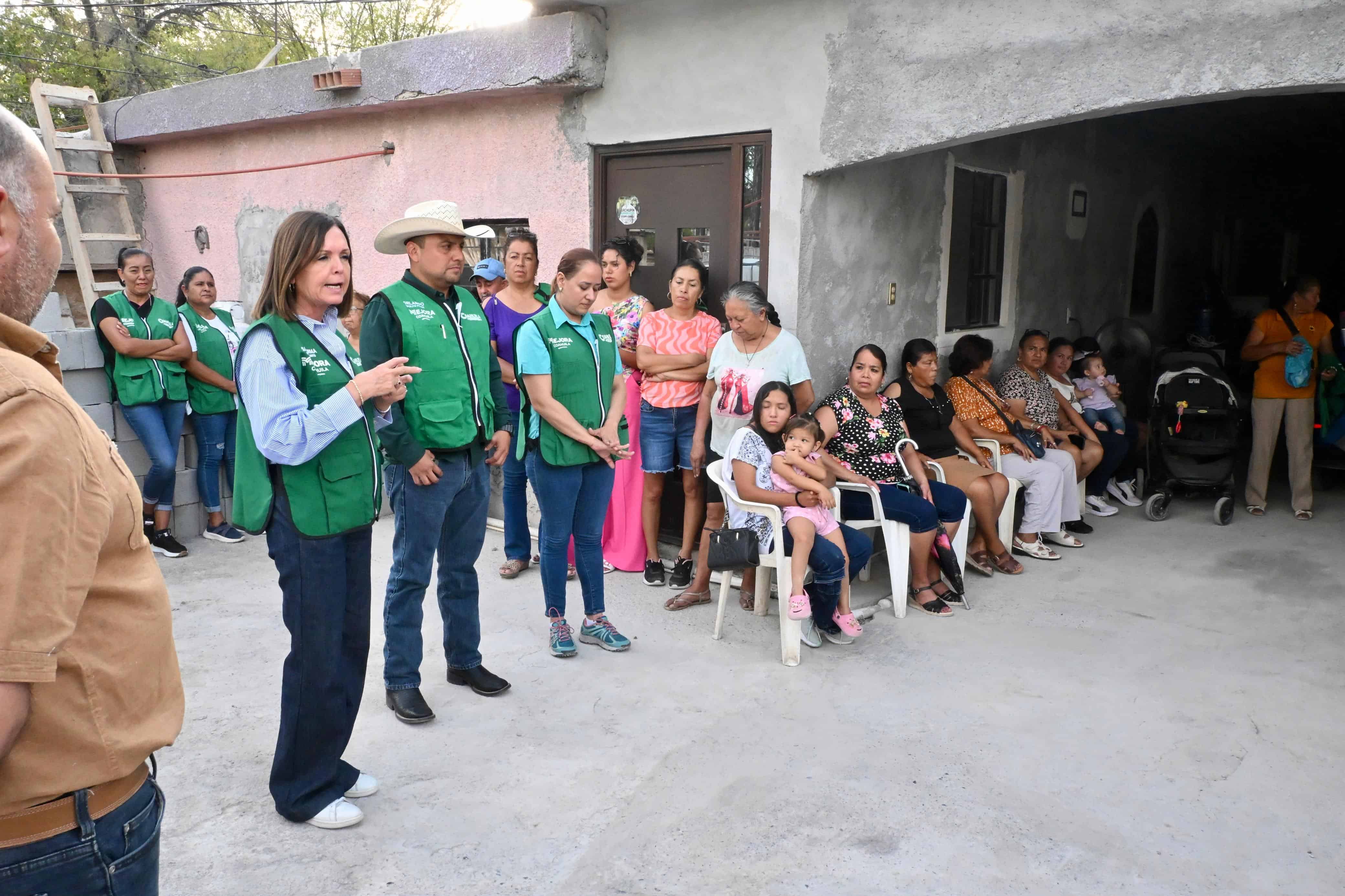 Sari Pérez Cantú anuncia mejora en red de agua potable en La Cruz