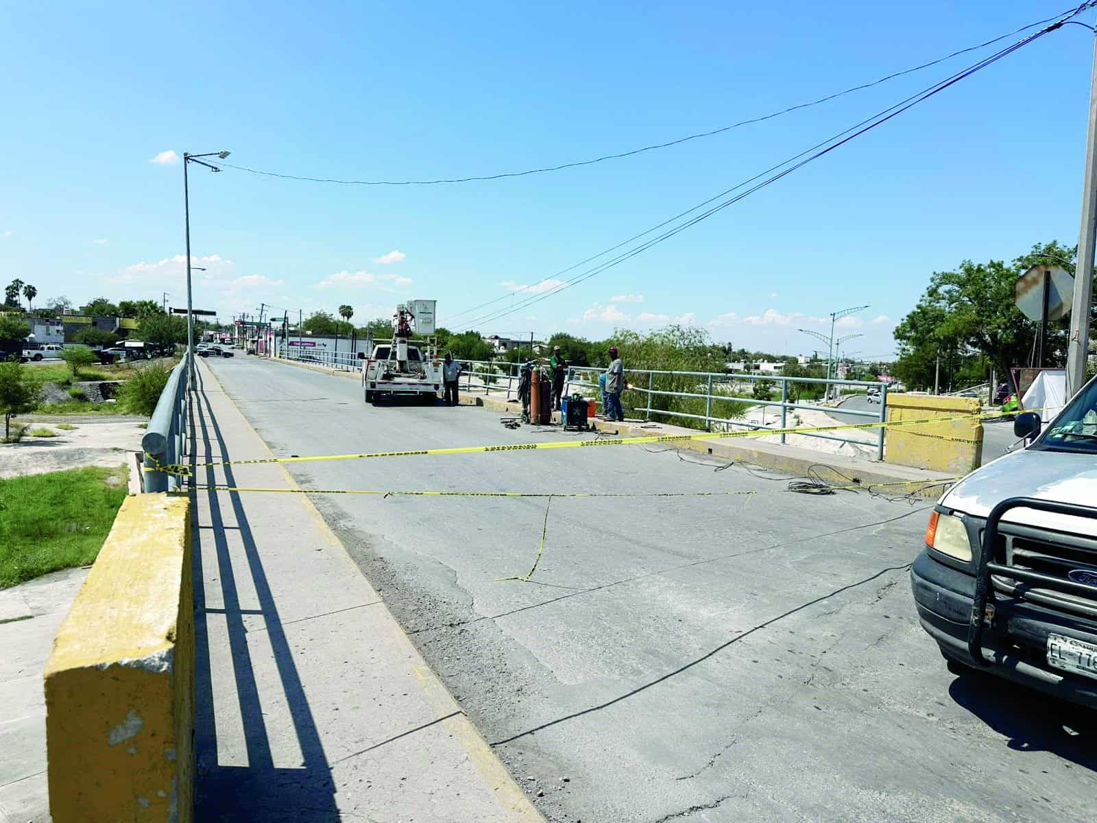 Rehabilitan puentes vehiculares