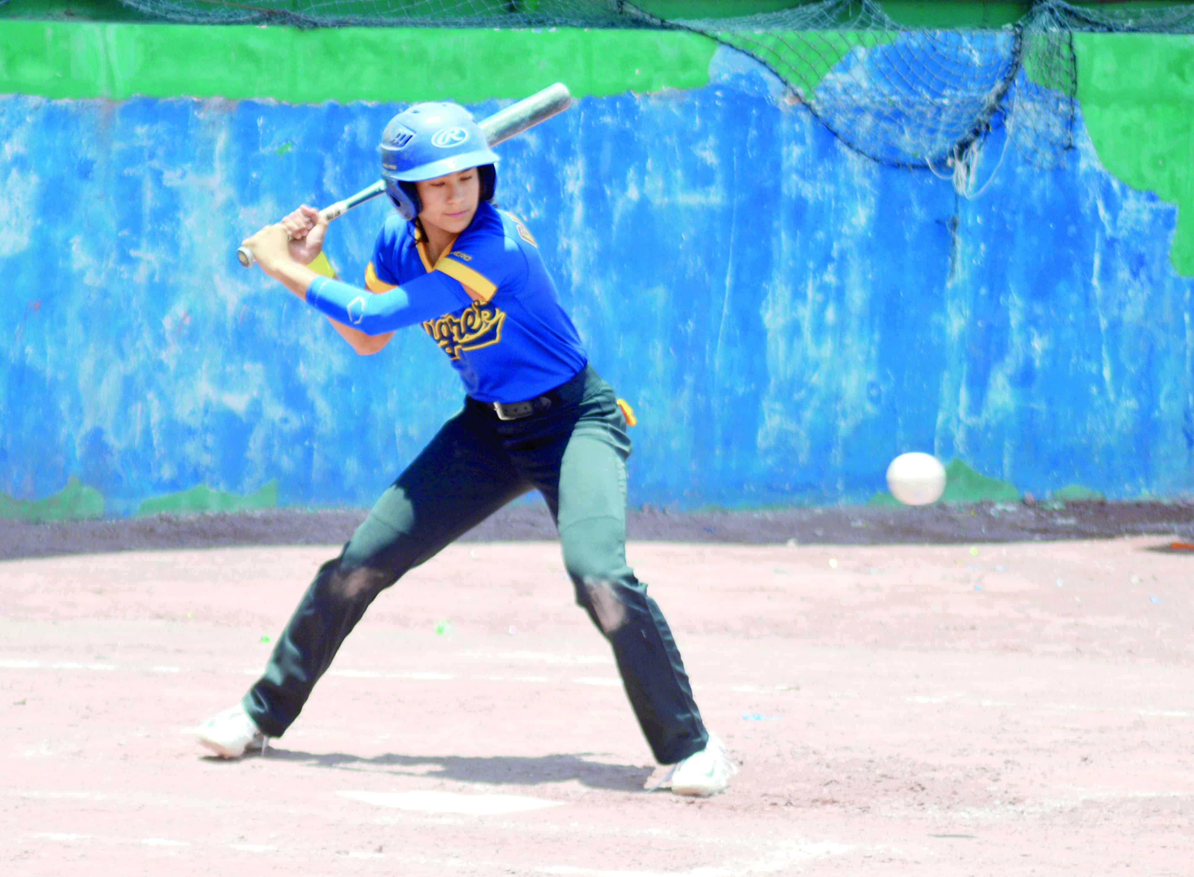 Tigres arrasan a Gacelas: victoria contundente en softbol