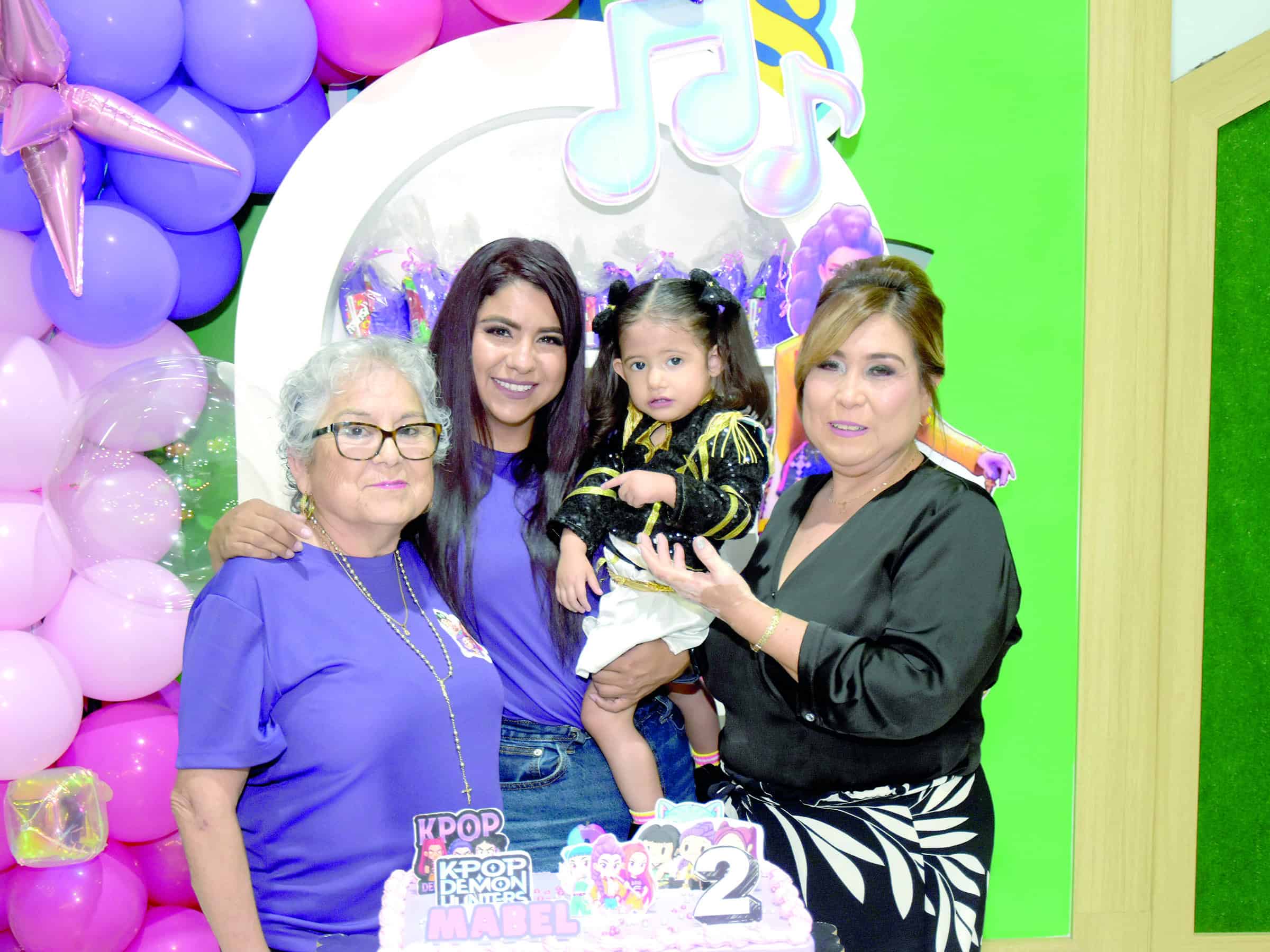 Mabel Cavazos celebra su segundo cumplea&ntilde;os rodeada de amor familiar