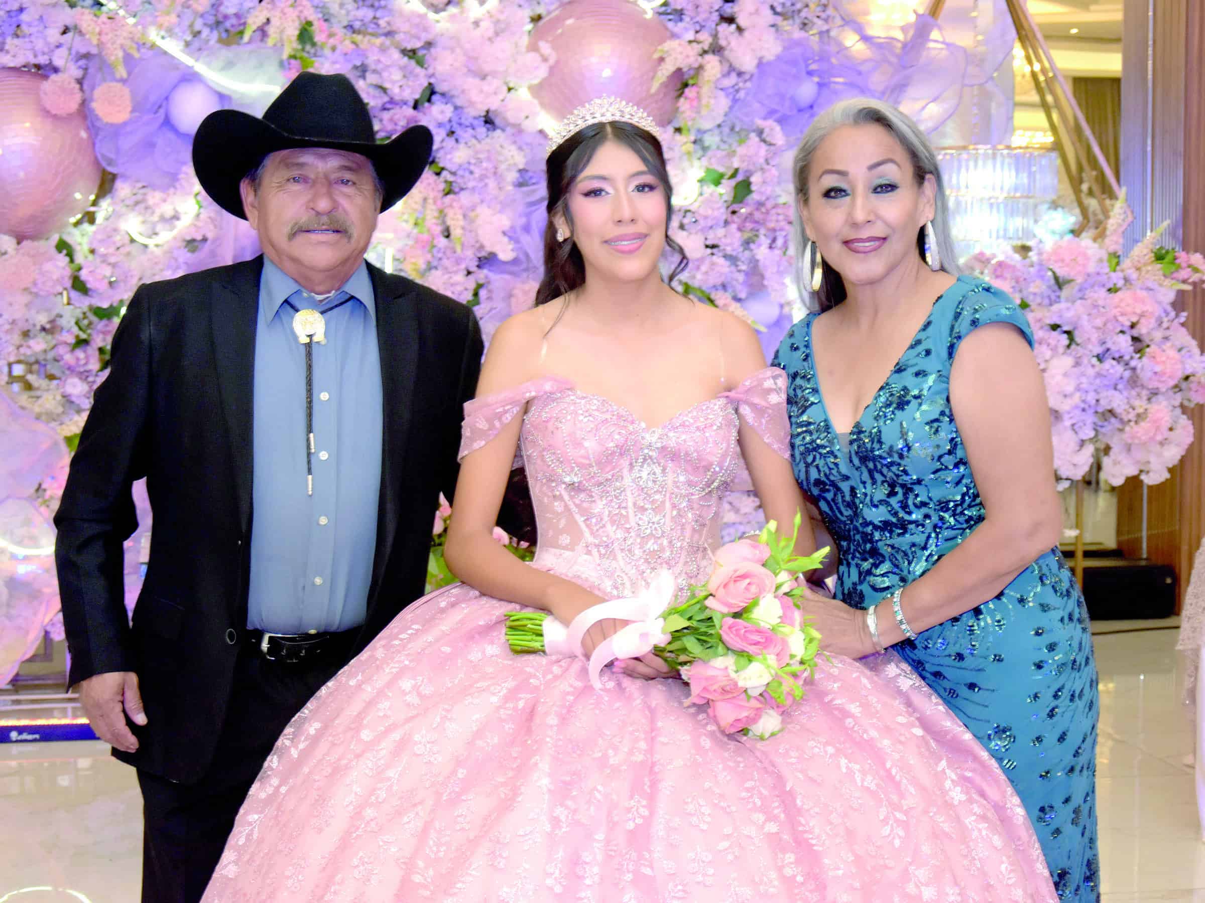 Ivanna Zuley celebra sus XV a&ntilde;os con misa especial
