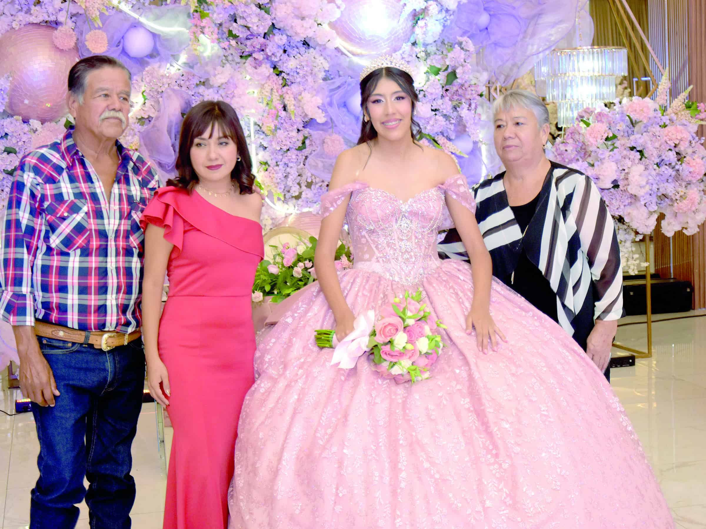 Ivanna Zuley celebra sus XV a&ntilde;os con misa especial