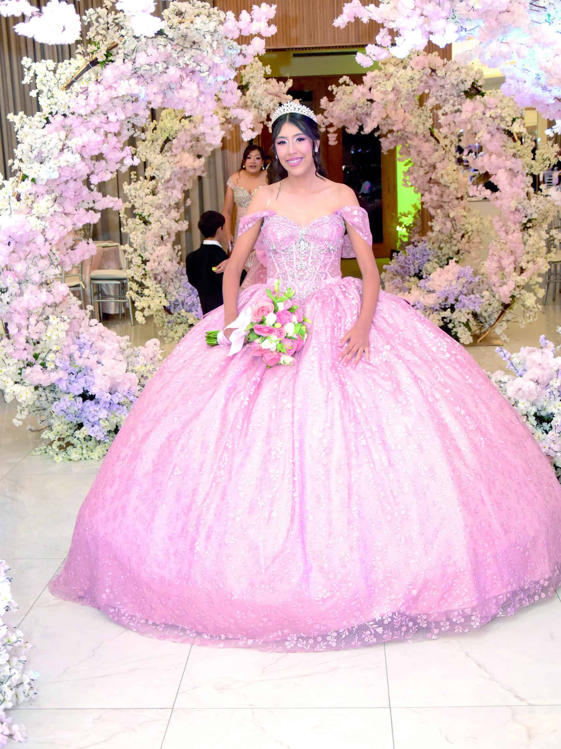 Ivanna Zuley celebra sus XV a&ntilde;os con misa especial