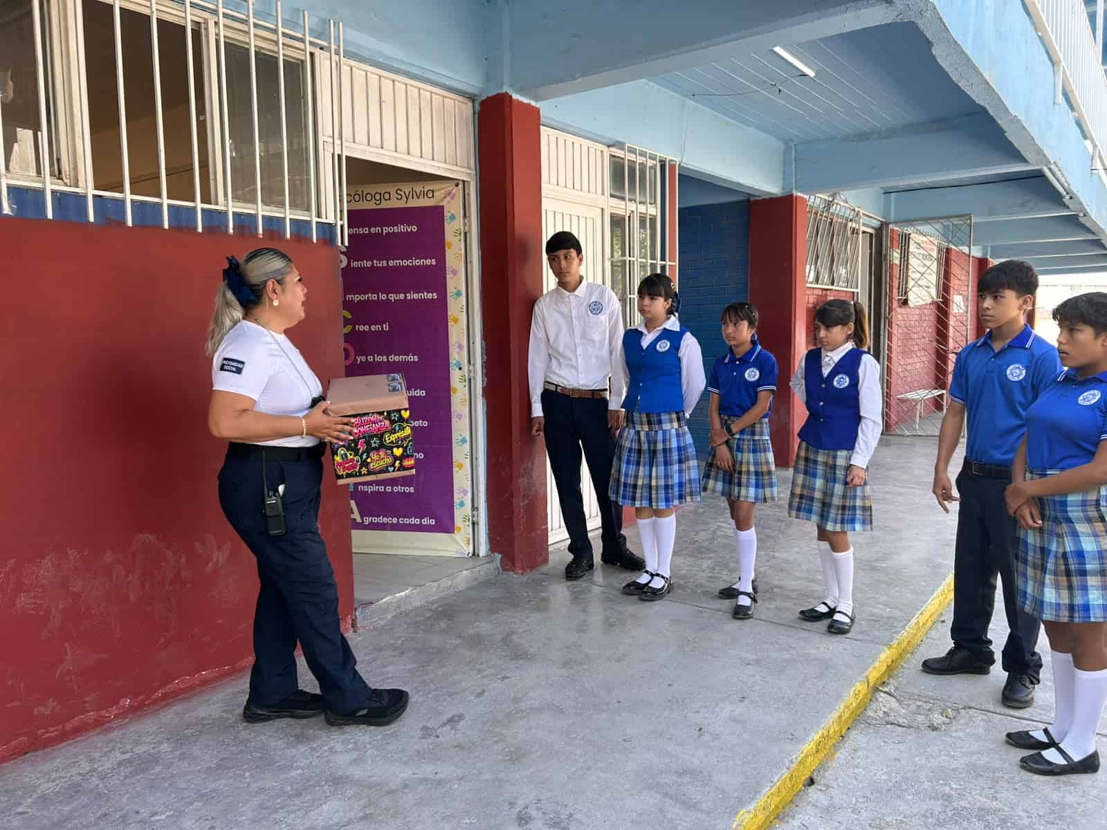 Polic&iacute;a Escolar coloca buzones en escuelas para reportar casos de bullying de manera discreta