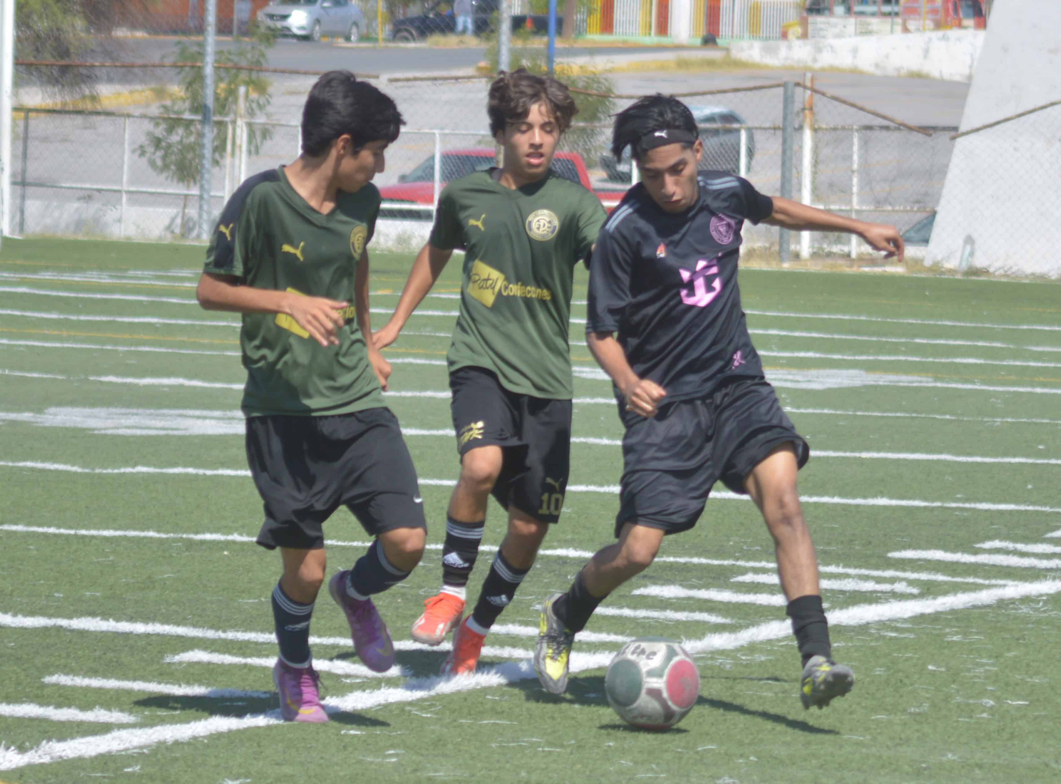 F&uacute;tbol: San Francisco FC se impone a Paty Confecciones 6-3