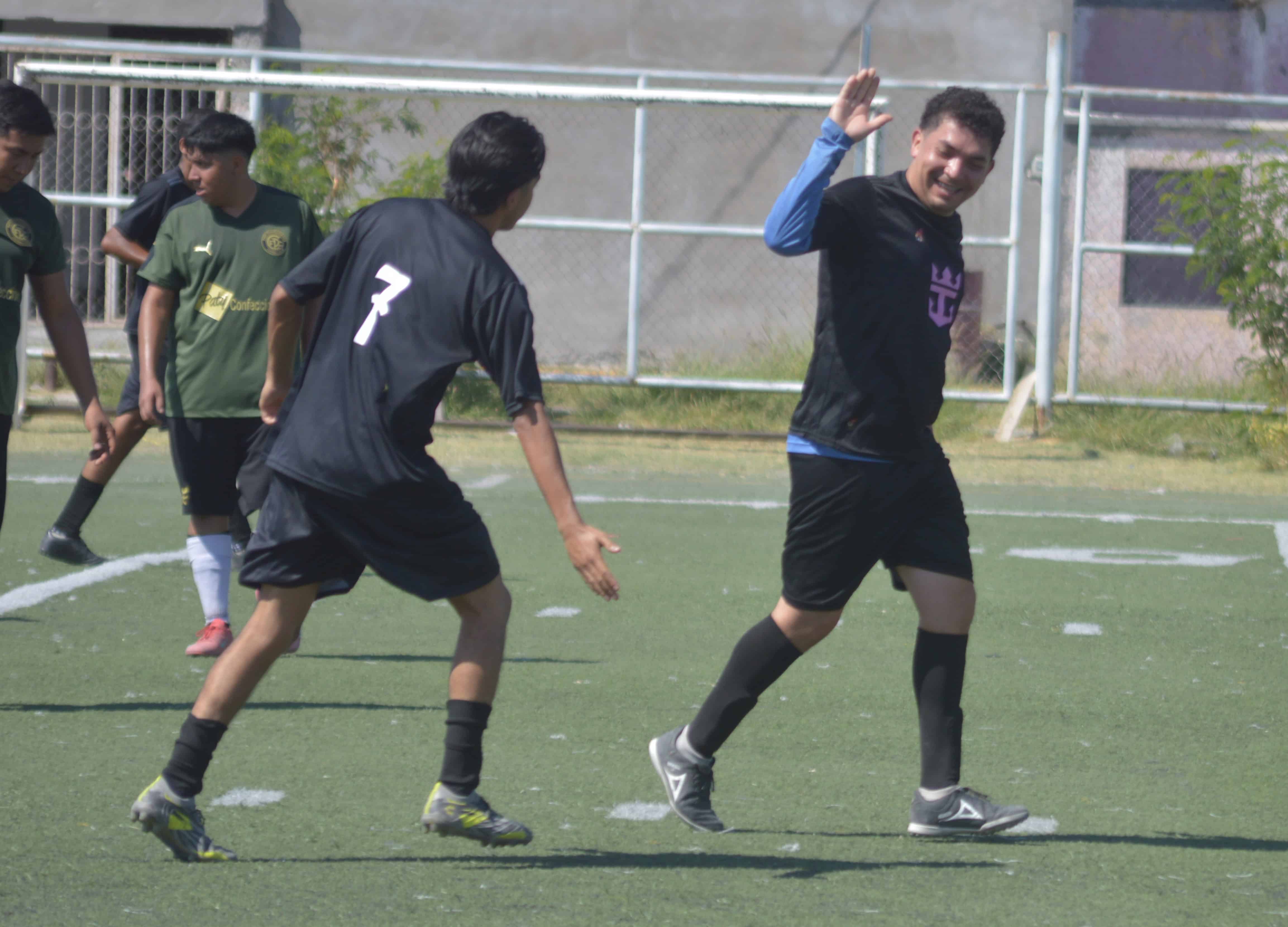 F&uacute;tbol: San Francisco FC se impone a Paty Confecciones 6-3