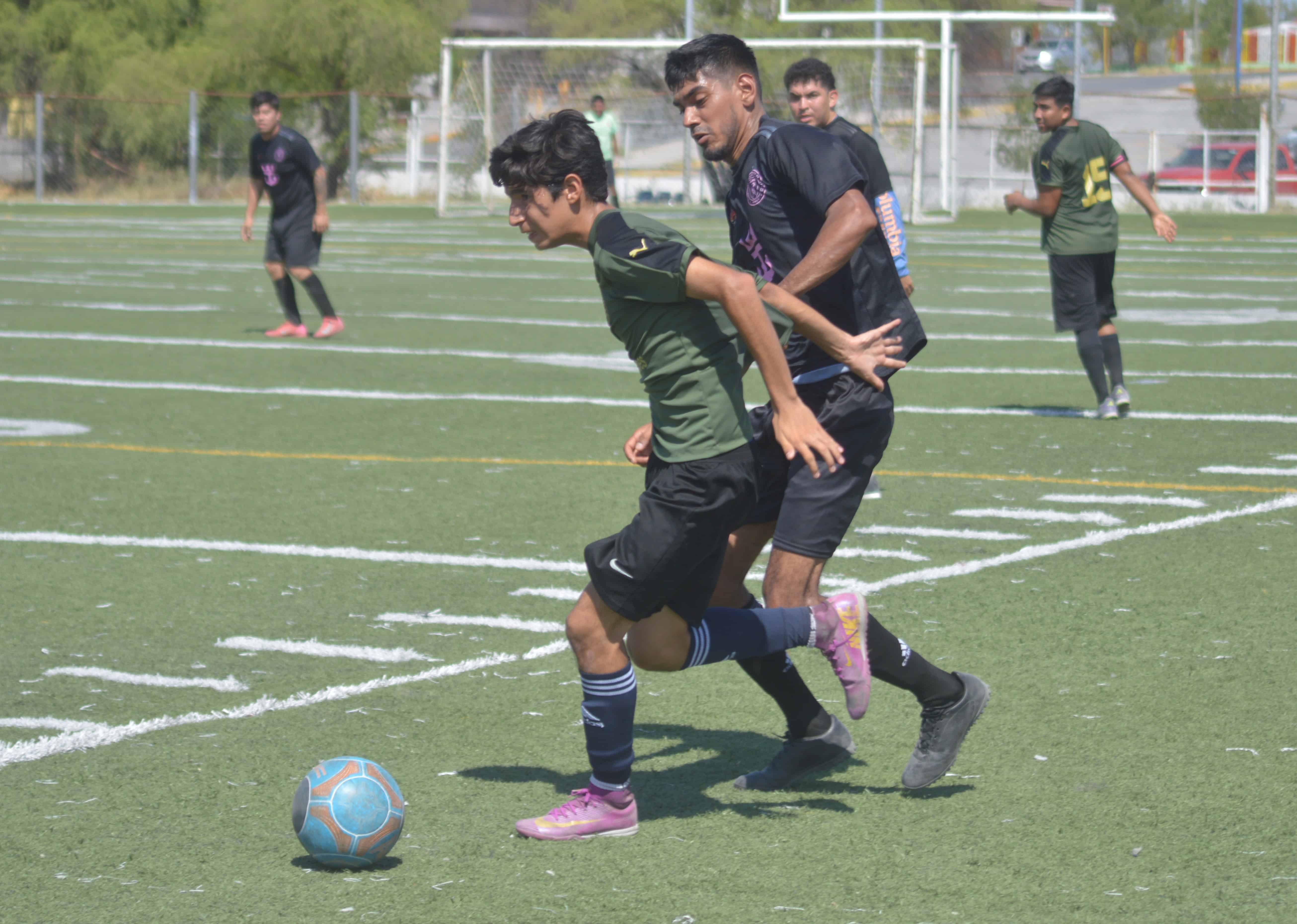 F&uacute;tbol: San Francisco FC se impone a Paty Confecciones 6-3
