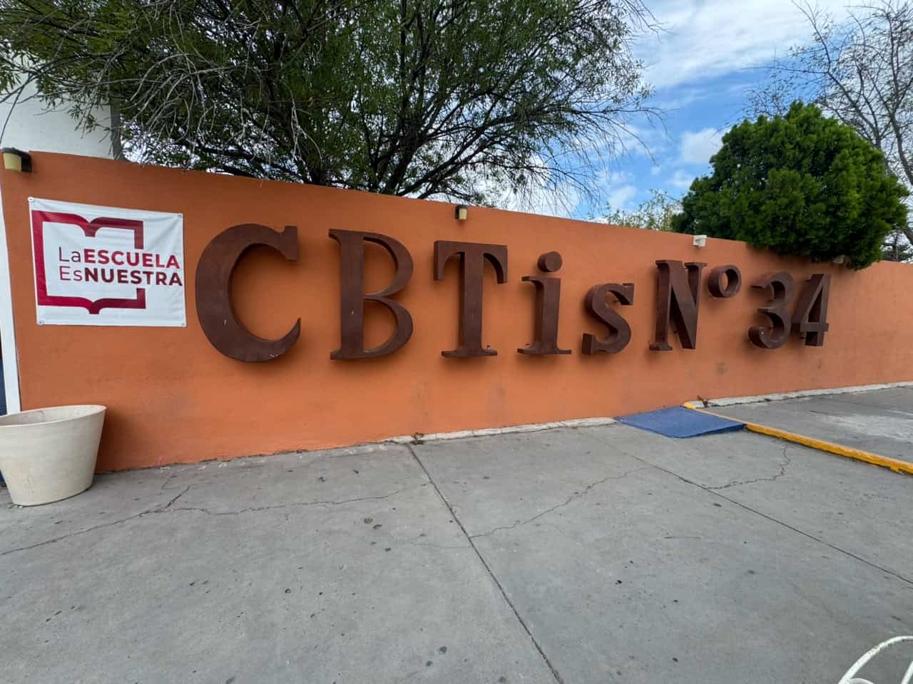 Suspenden a dos alumnos del CBTIS 34 tras pelea difundida en redes Suspenden a dos alumnos del CBTIS 34 tras pelea difundida en redes