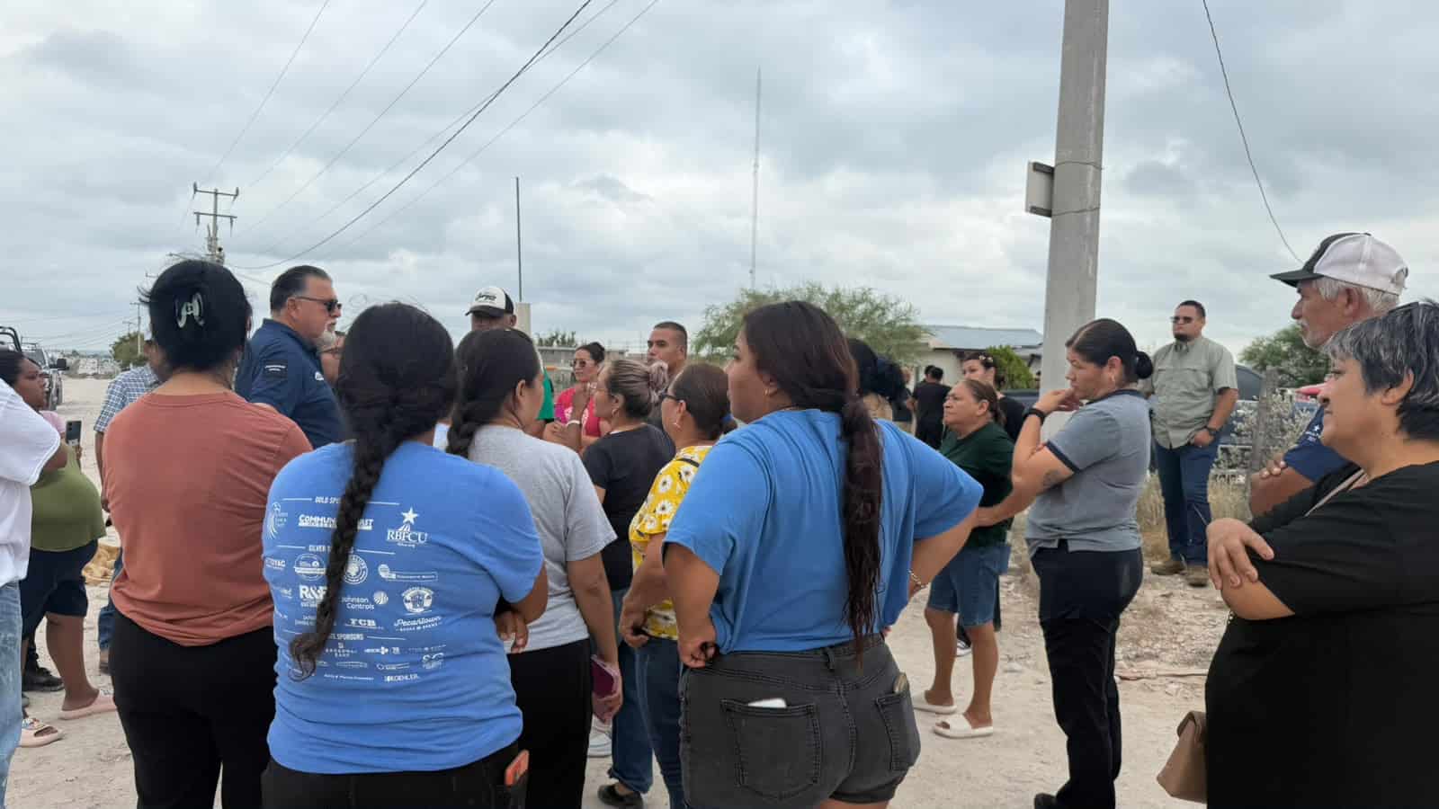 Fallas eléctricas y conexiones irregulares generan conflictos en colonia La Estrella