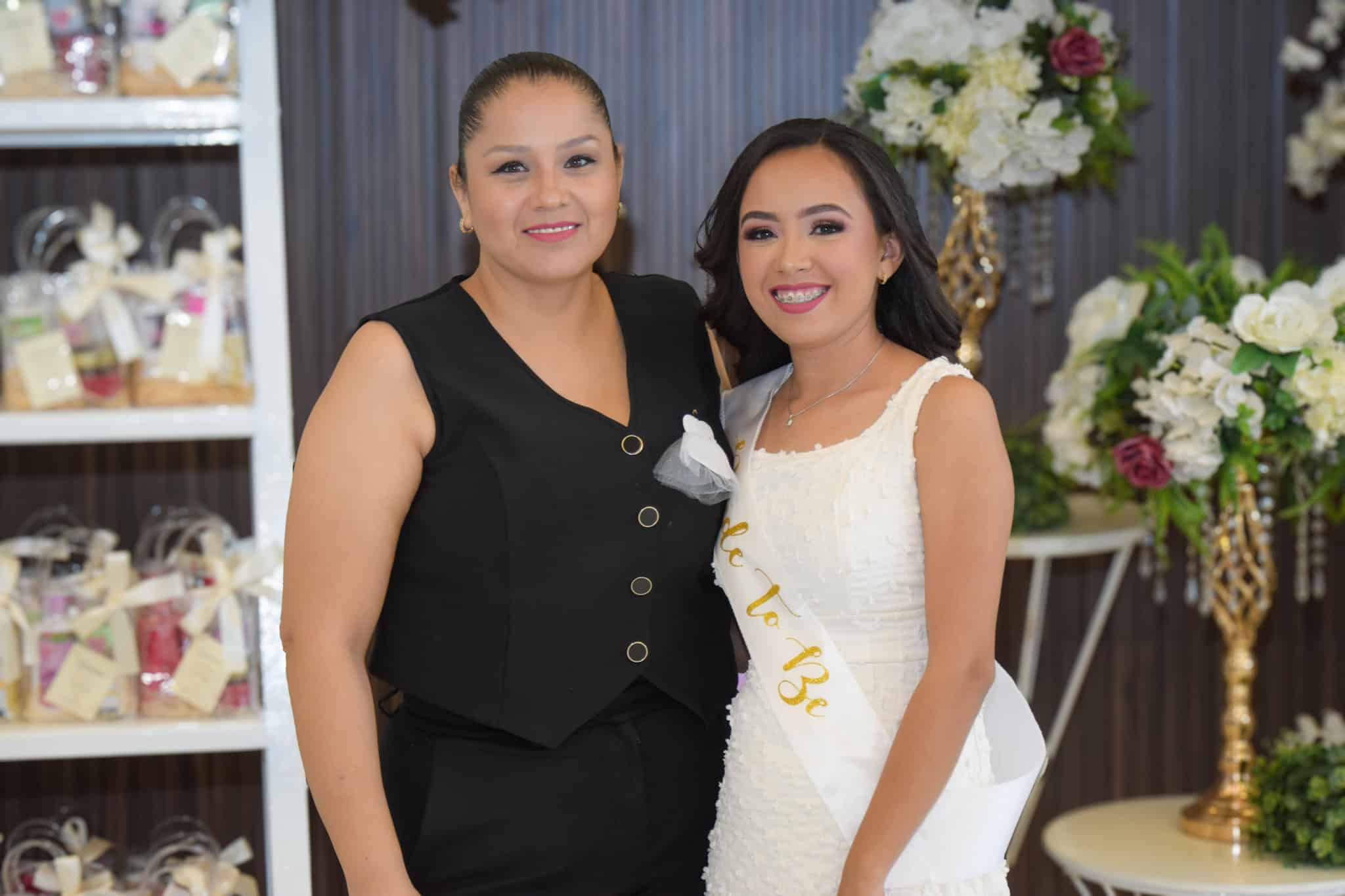 Landay Mireles celebra su festejo previo a la boda con Arturo Montes