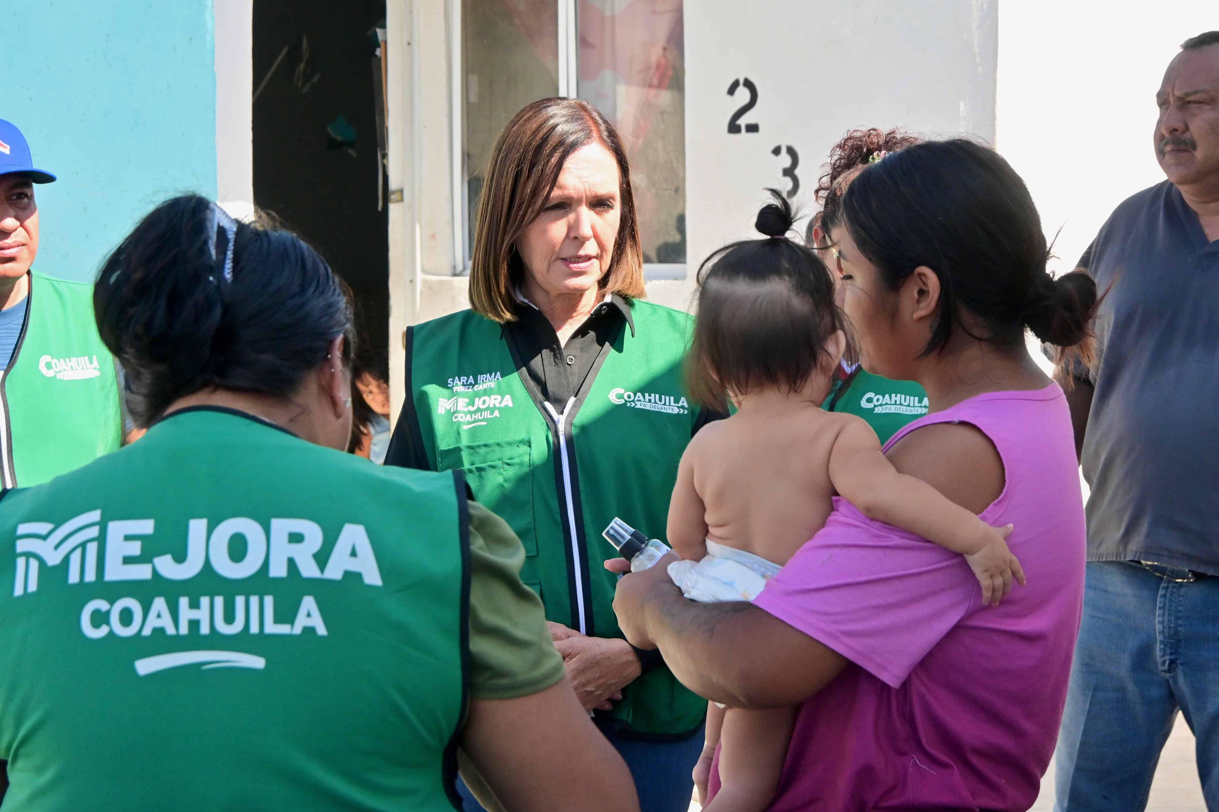 Sari Pérez realiza jornada de limpieza en Rieles del Valle, Frontera