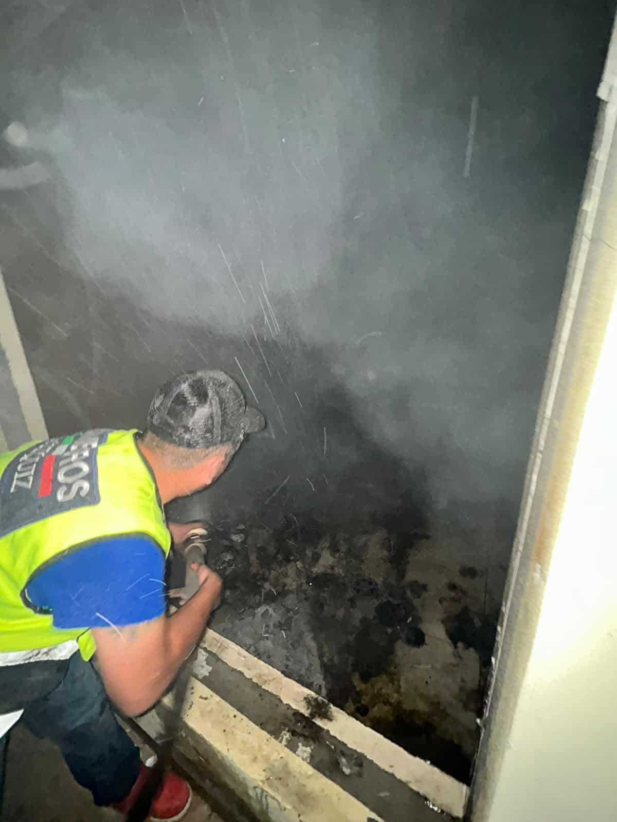 Incendio intencional en Múzquiz: Bomberos controlan fuego en El Cuartel