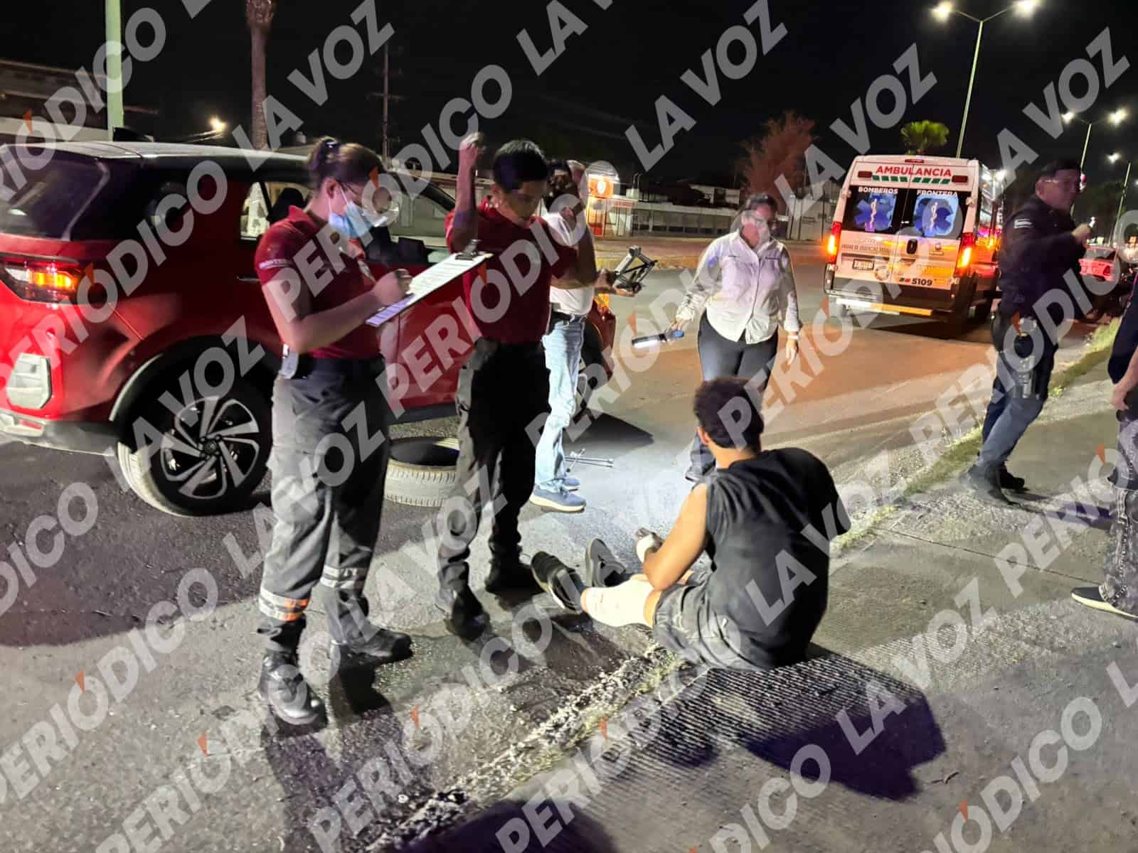 Joven motociclista golpeado tras choque con camioneta en Frontera