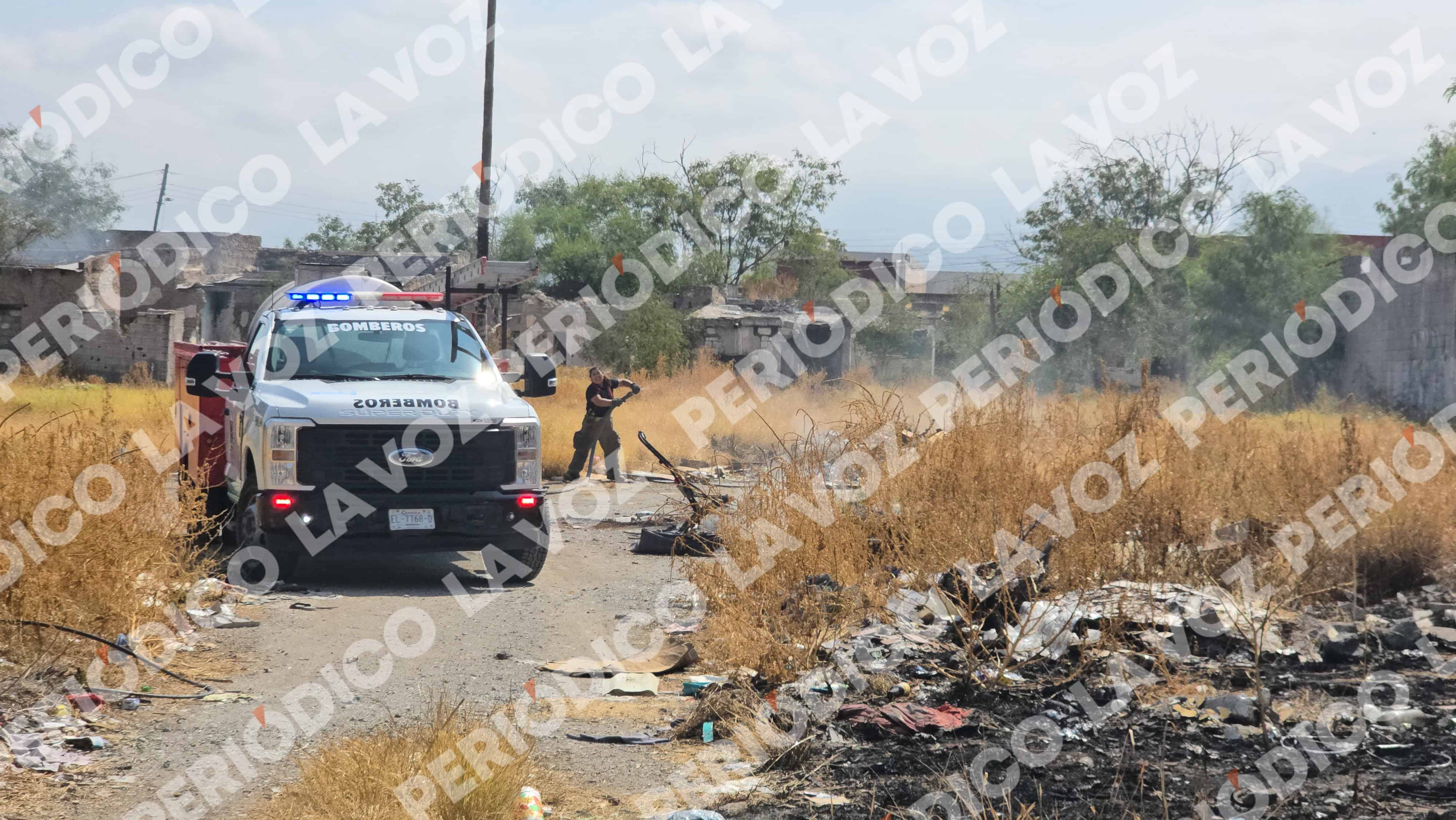 Incendio en Monclova: Hombre quema materiales y provoca fuego