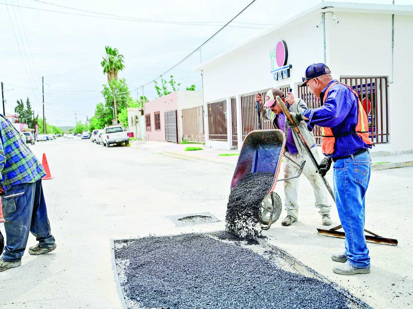 Carlos Villarreal advierte sobre desabasto de asfalto en Monclova
