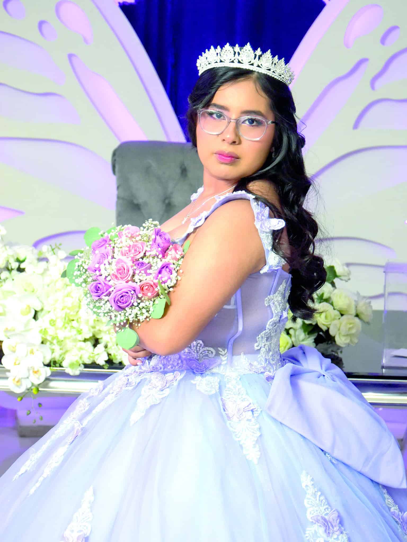 Ximena Leija celebra sus quince a&ntilde;os en elegante fiesta familiar