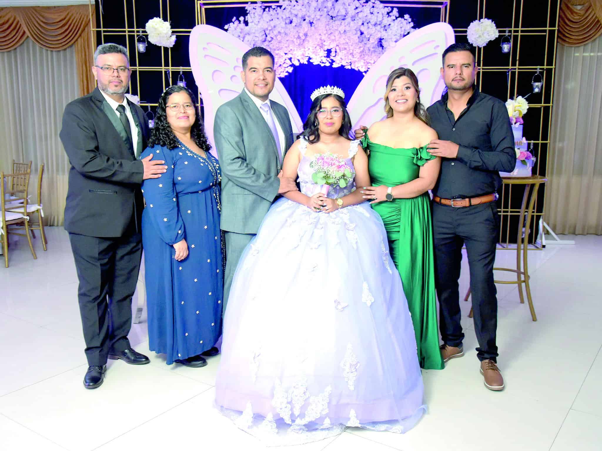 Ximena Leija celebra sus quince a&ntilde;os en elegante fiesta familiar