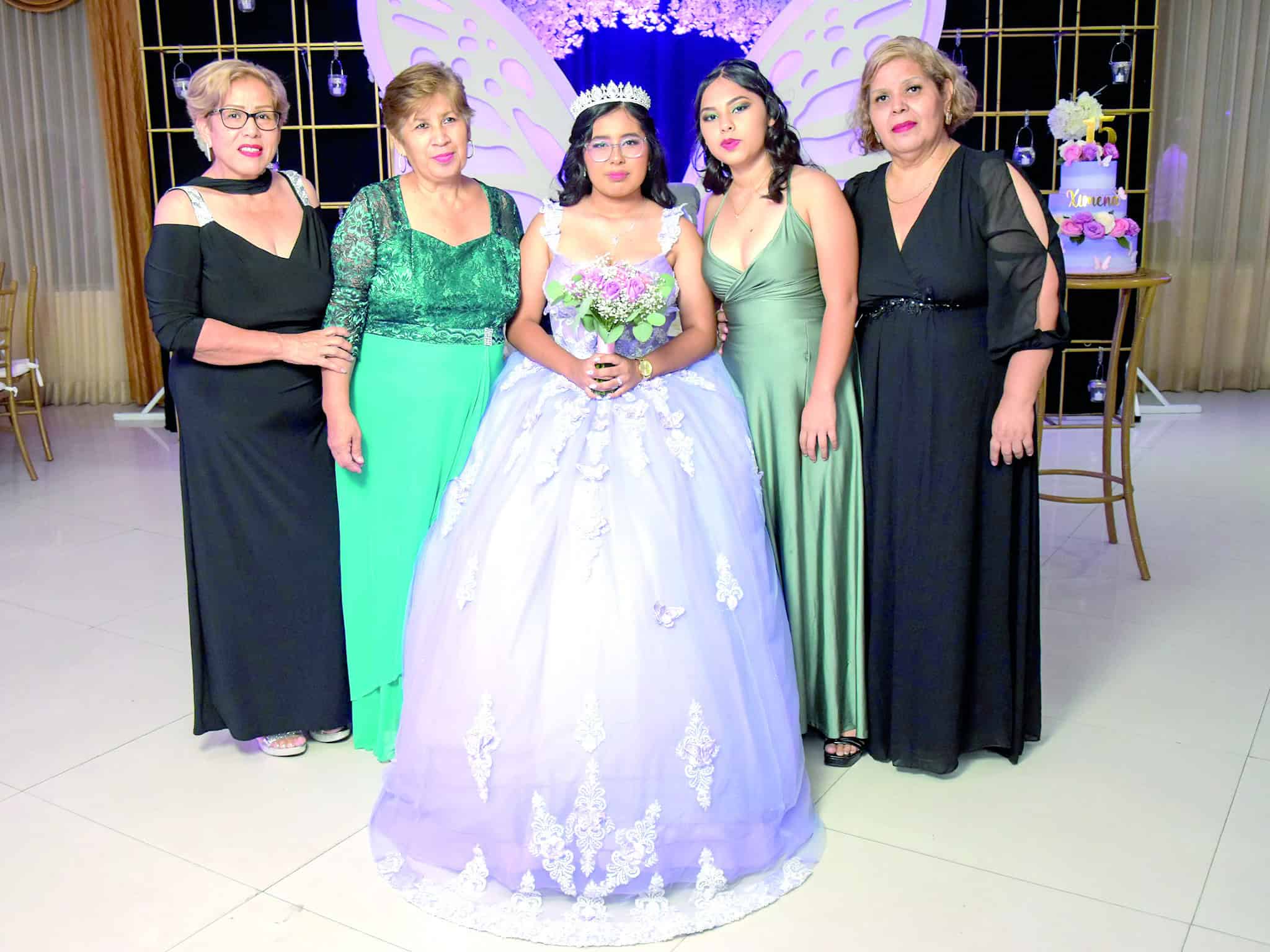 Ximena Leija celebra sus quince a&ntilde;os en elegante fiesta familiar