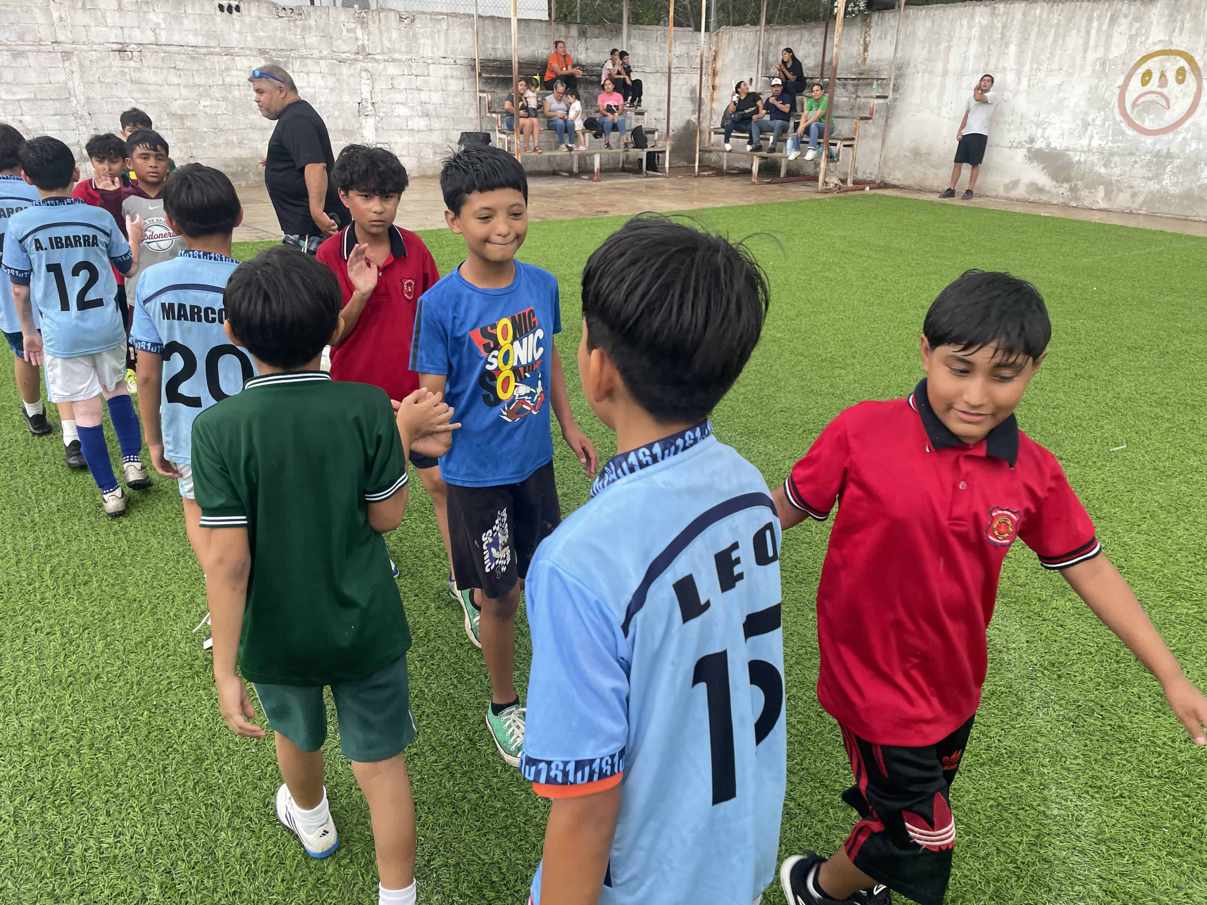 Primaria Francisco I. Madero triunfa 5-2 sobre Club de Leones en Fut-5