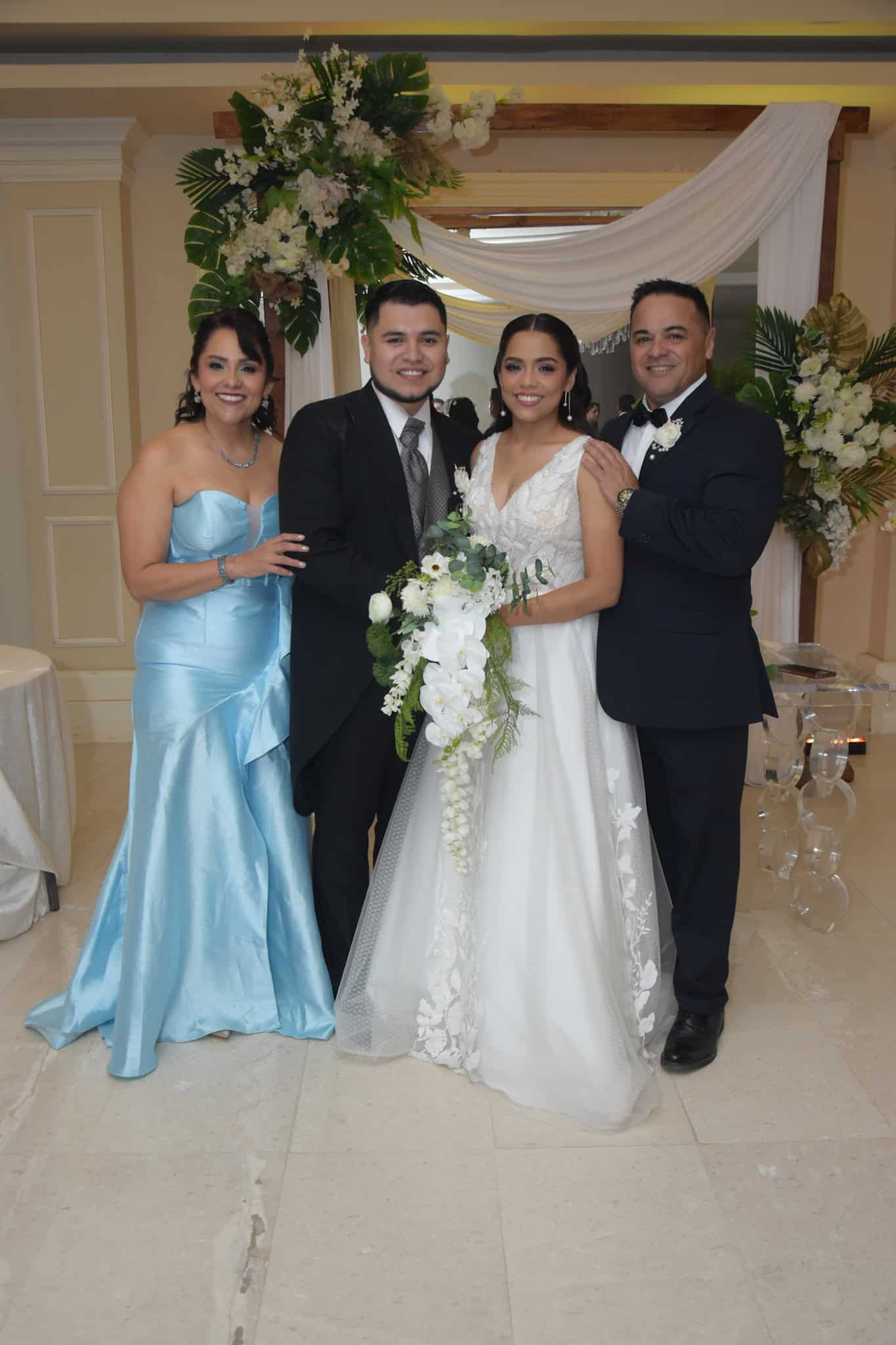 Hanna Morales y Dylan Quintero celebran su boda en Monclova