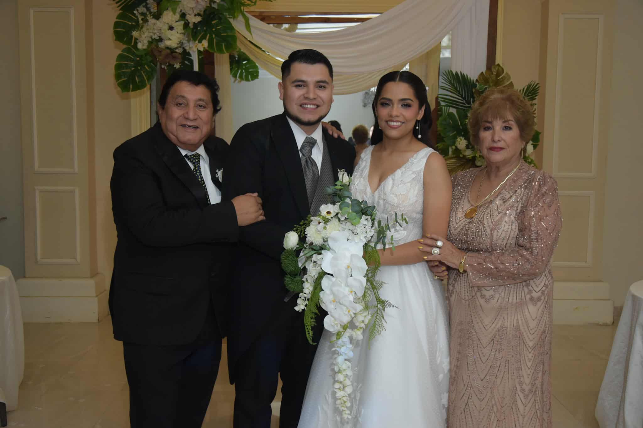 Hanna Morales y Dylan Quintero celebran su boda en Monclova