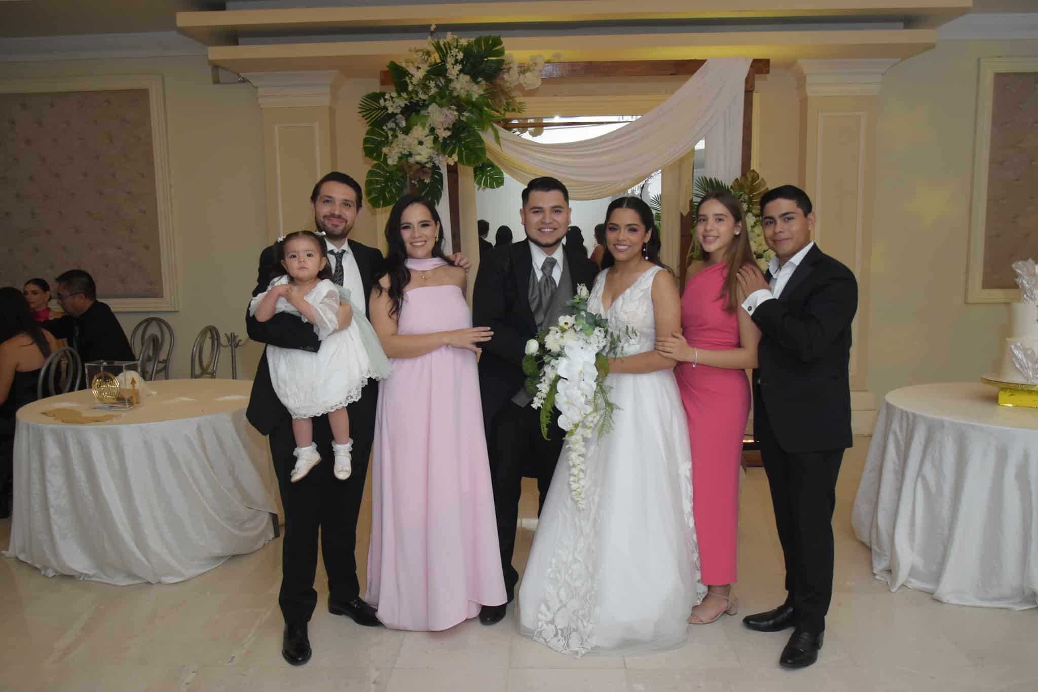 Hanna Morales y Dylan Quintero celebran su boda en Monclova