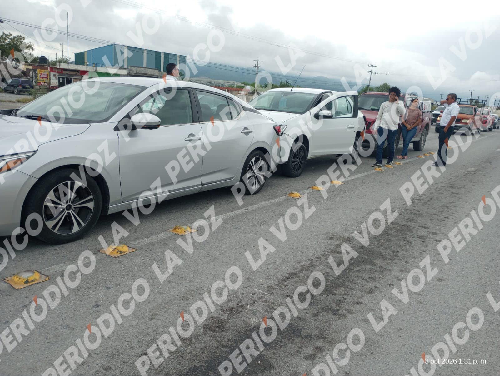 Mujer causa carambola sin lesionados en el bulevar Galaz del Muñiz