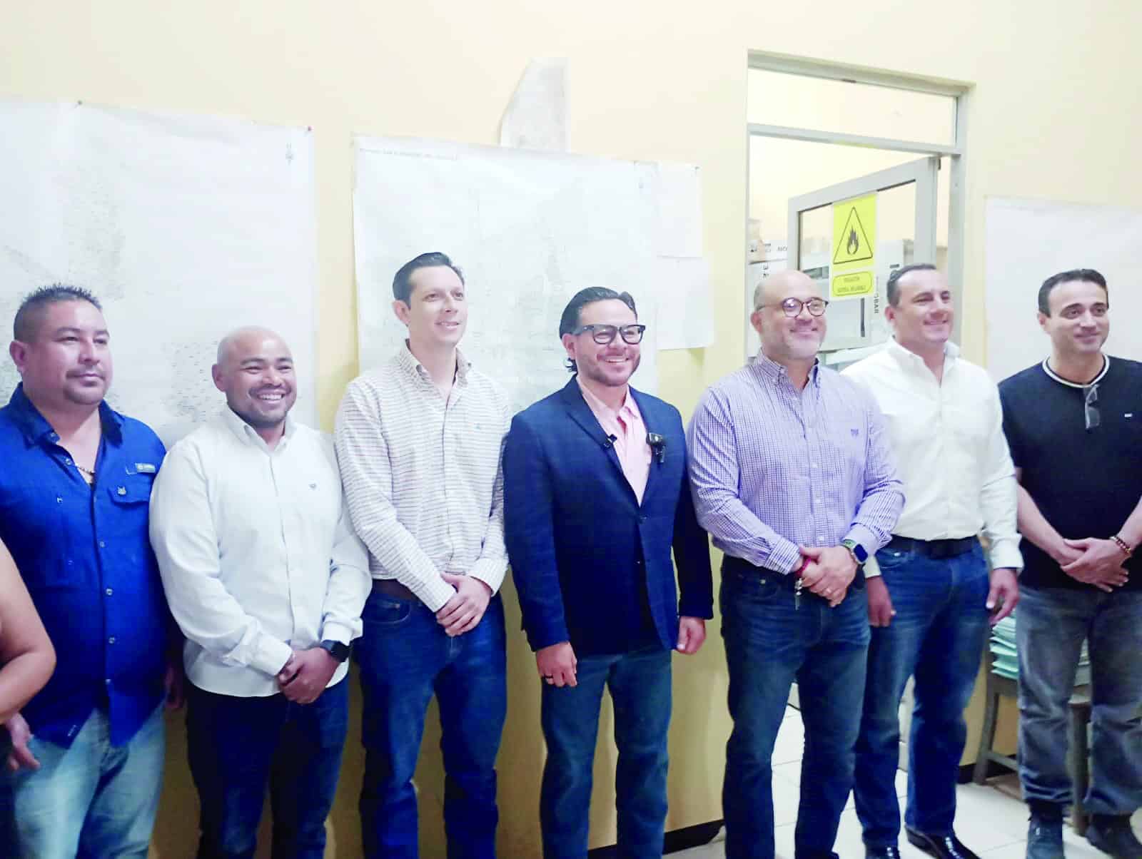 Sergio Sisbeles presenta a Ren&eacute; Ch&aacute;vez como nuevo director de Catastro