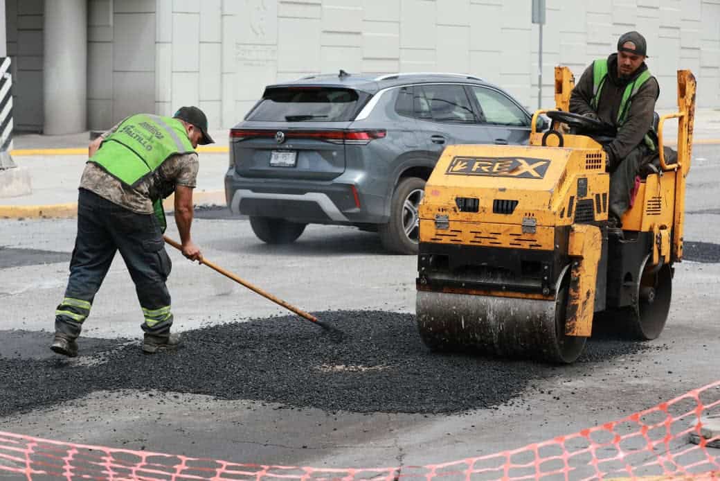 Mantiene Saltillo obras de bacheo permanente