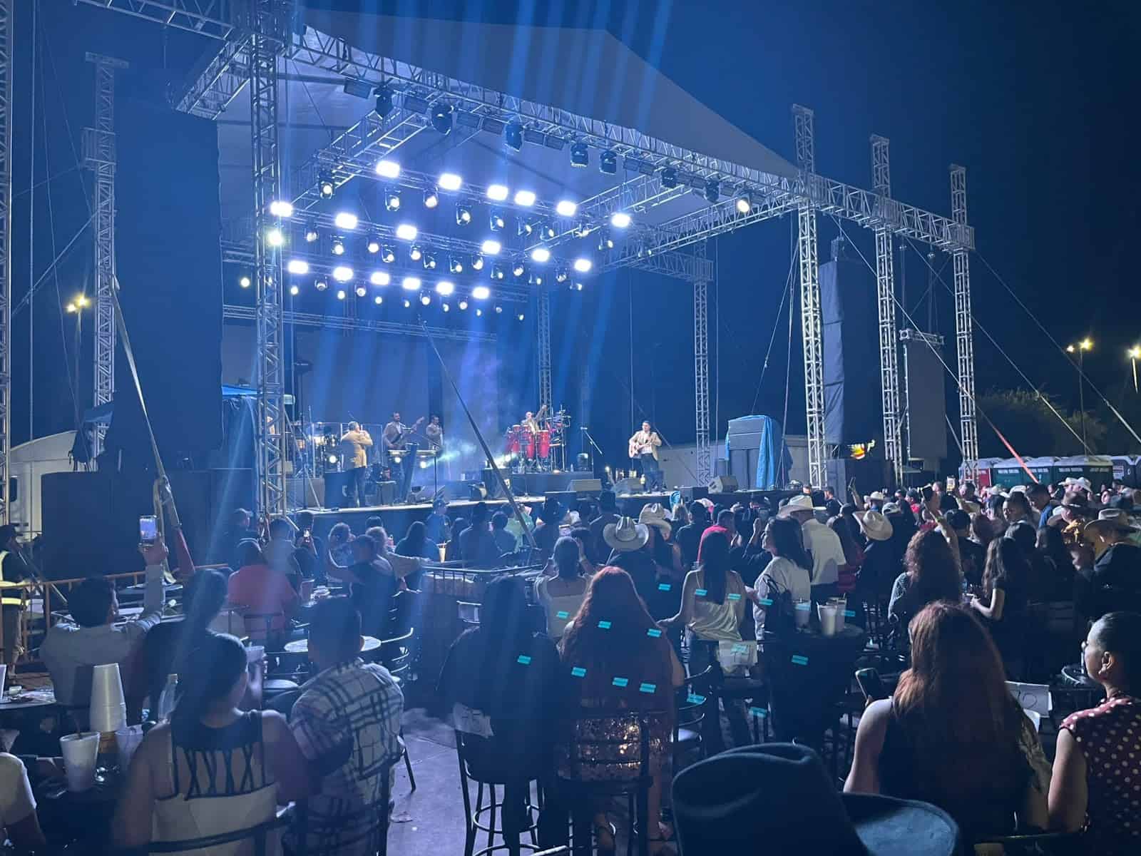 Concluye la Feria de la Amistad con saldo blanco y presentación de Conjunto Primavera